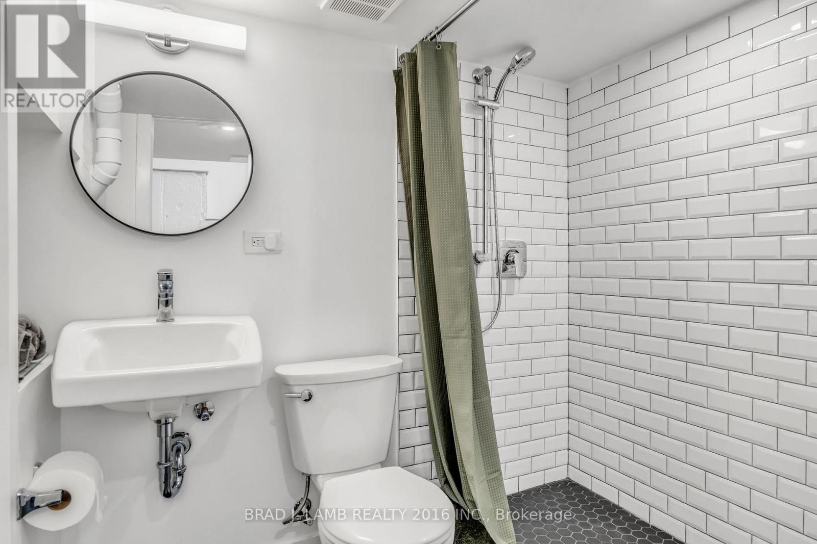 794 The Queensway Property Photo 11