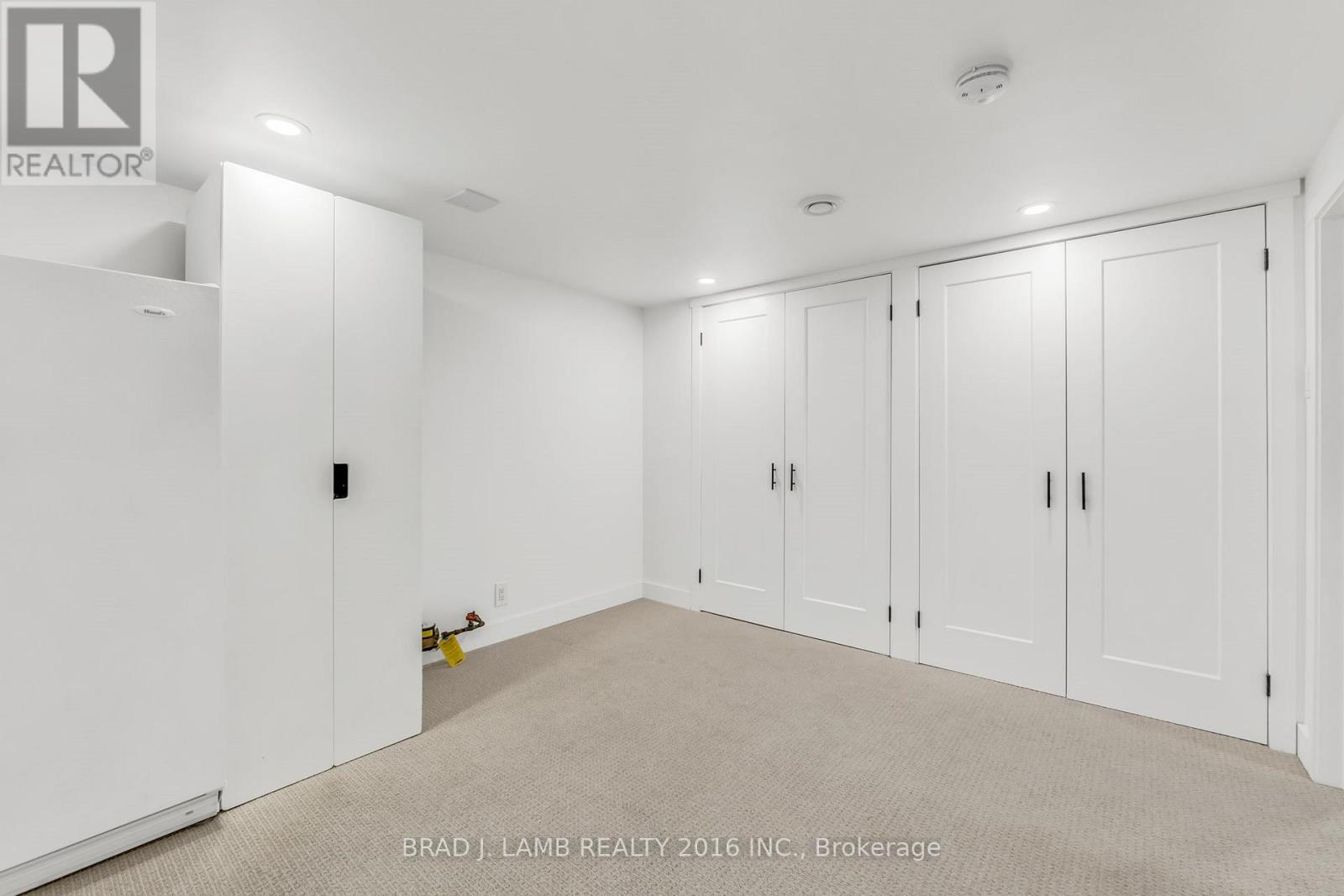 794 The Queensway Property Photo 12