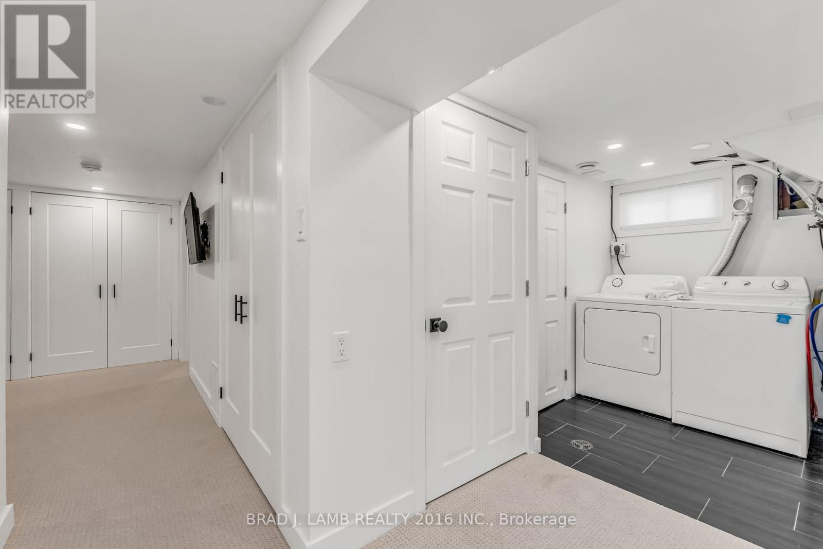 794 The Queensway Property Photo 14