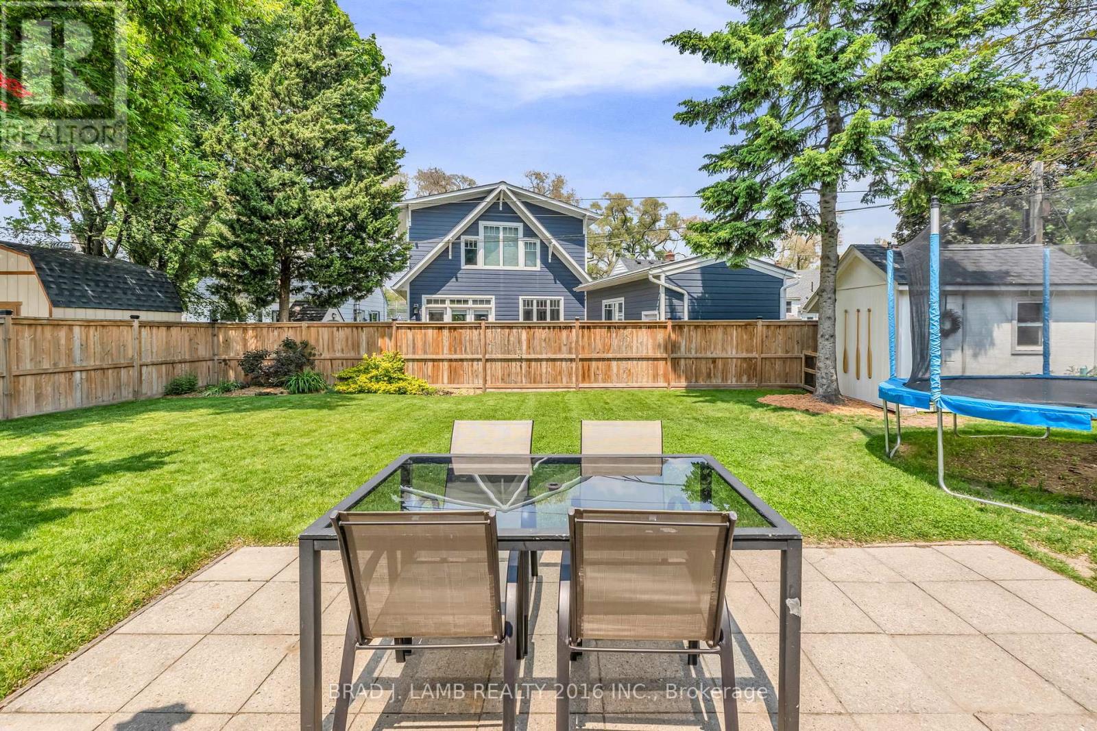 794 The Queensway Property Photo 16
