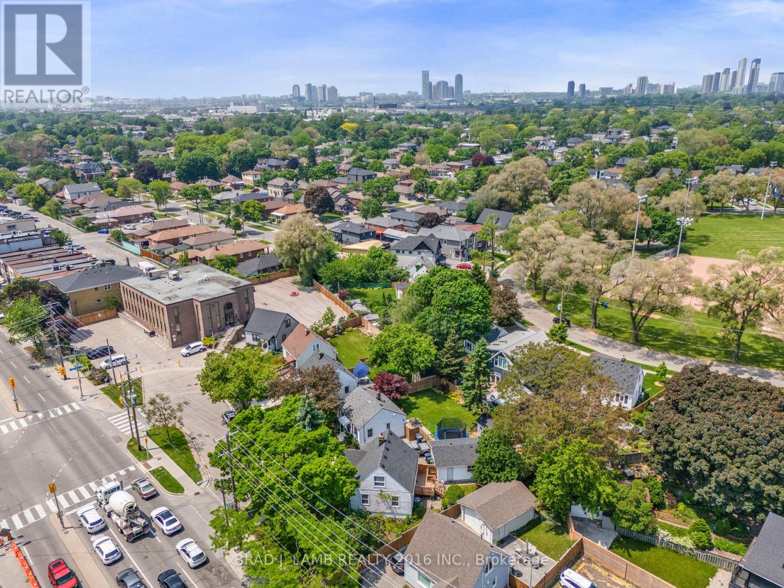 794 The Queensway Property Photo 18