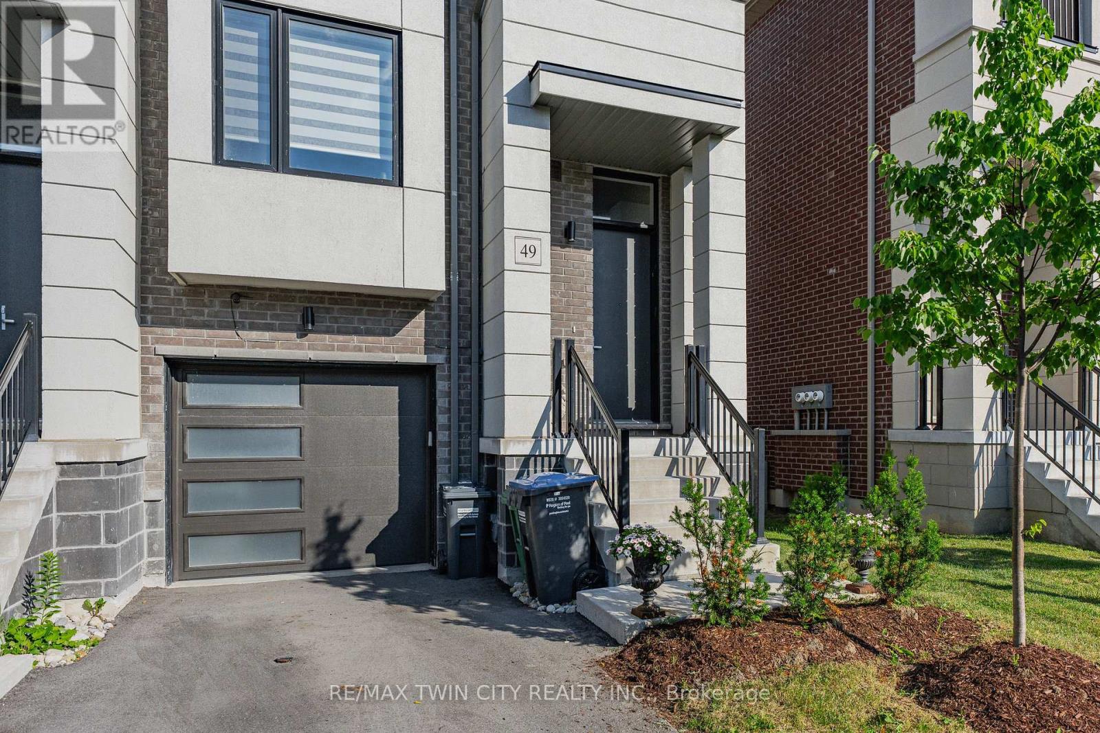 49 Lambert Lane Property Photo 2