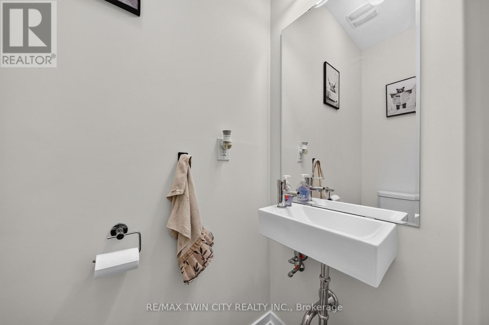 49 Lambert Lane Property Photo 24