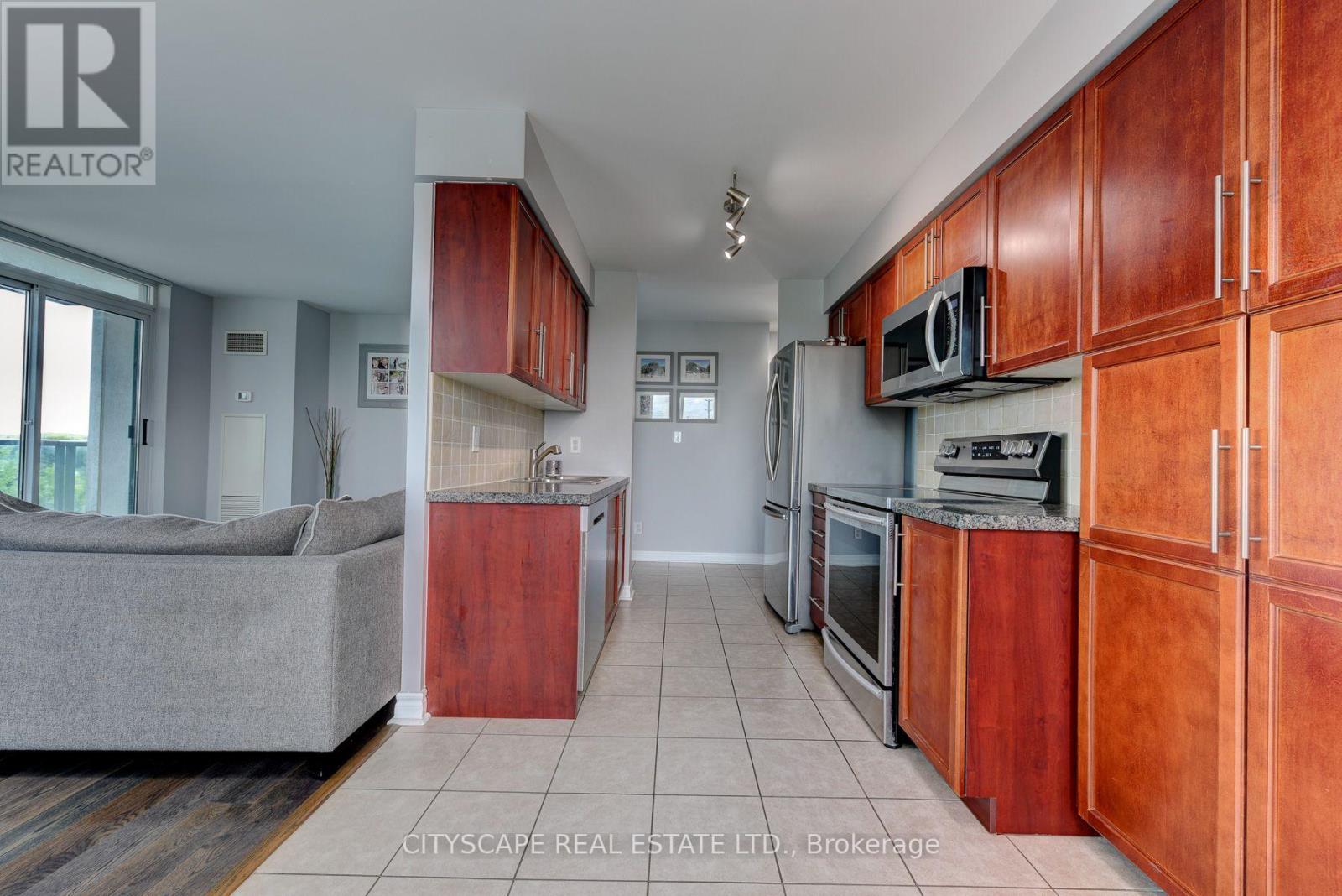 404 - 4850 Glen Erin Drive Property Photo 7