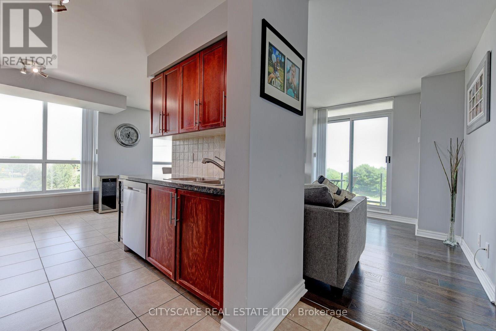 404 - 4850 Glen Erin Drive Property Photo 8