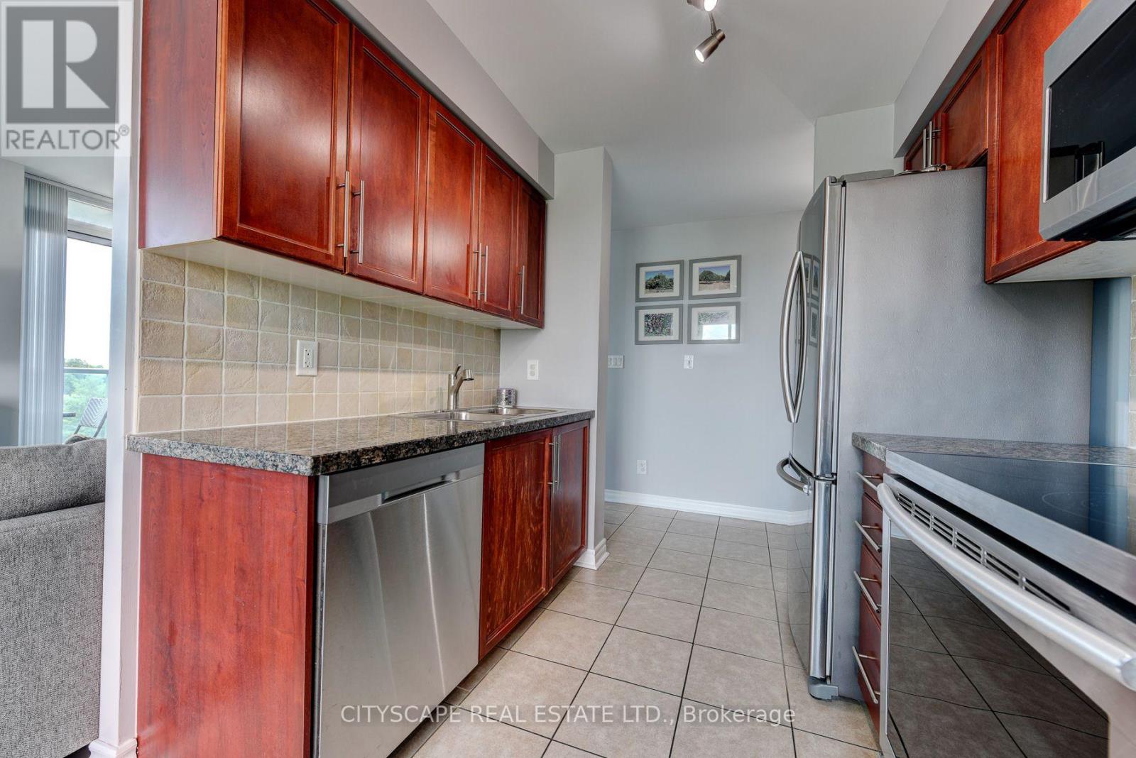 404 - 4850 Glen Erin Drive Property Photo 9