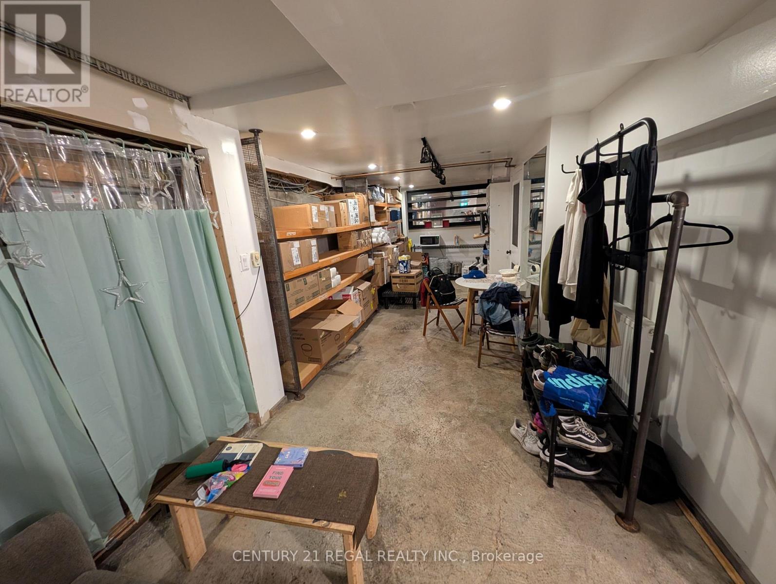 Main - 1332 Queen Street W Property Photo 10