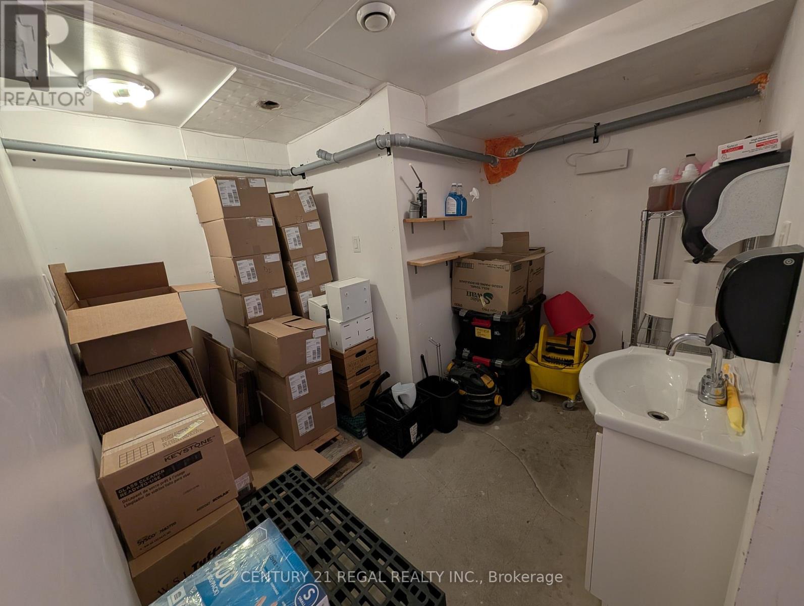 Main - 1332 Queen Street W Property Photo 13