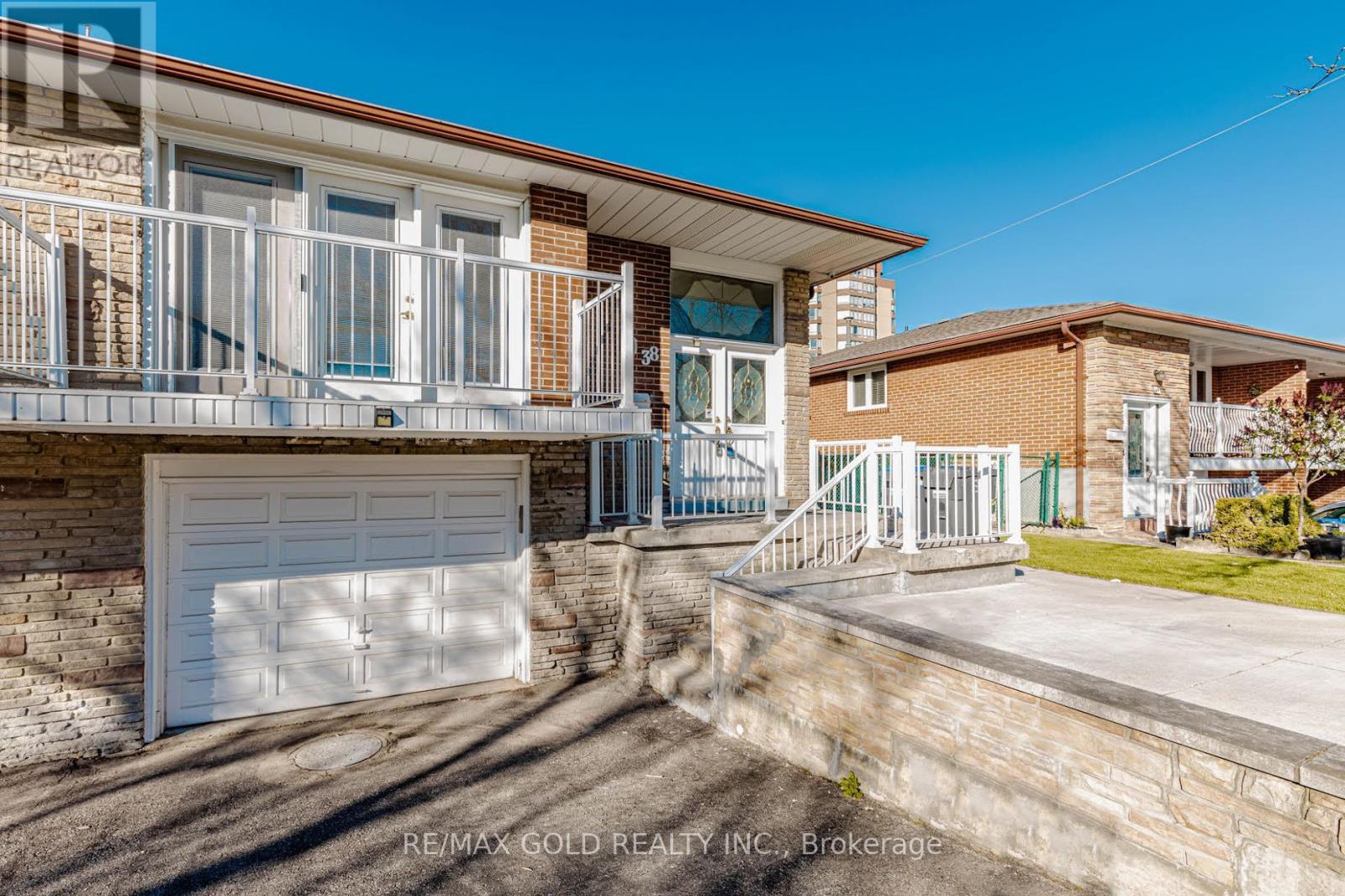 38 Achill Crescent Property Photo 1