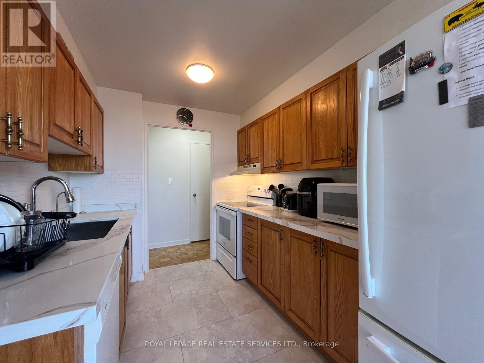 902 - 1300 Mississauga Valley Boulevard Property Photo 5