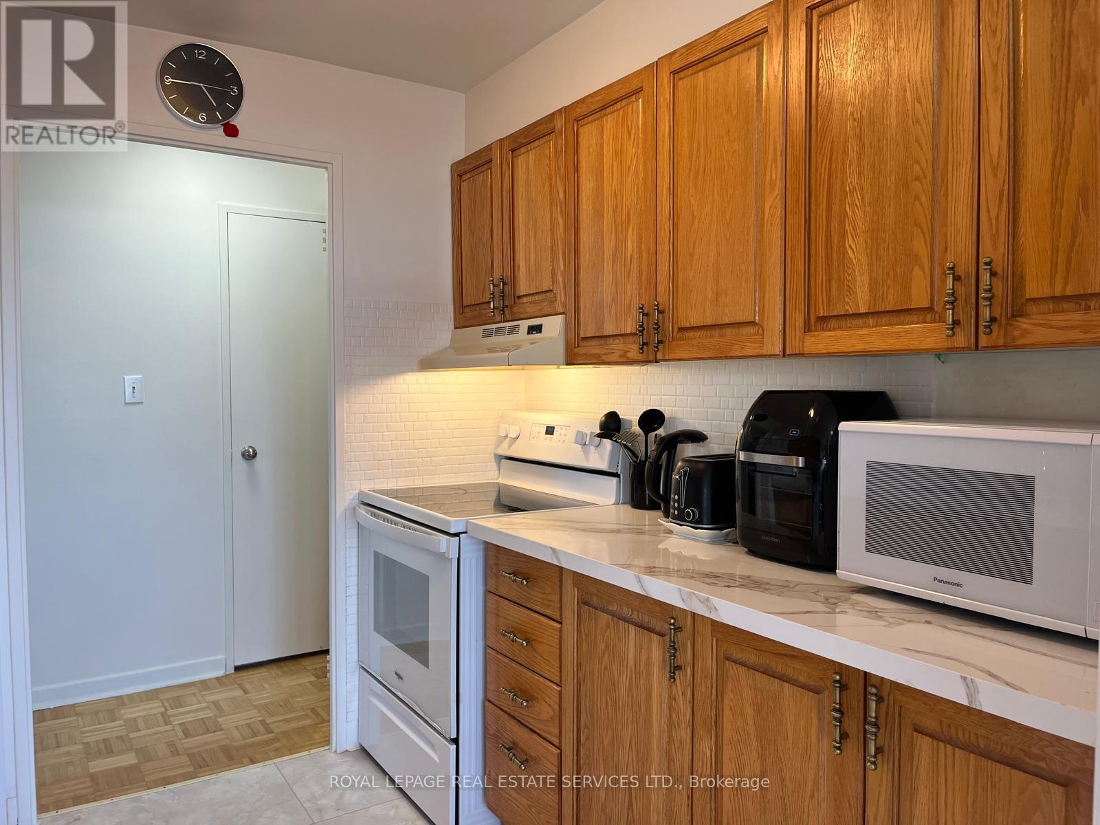 902 - 1300 Mississauga Valley Boulevard Property Photo 6