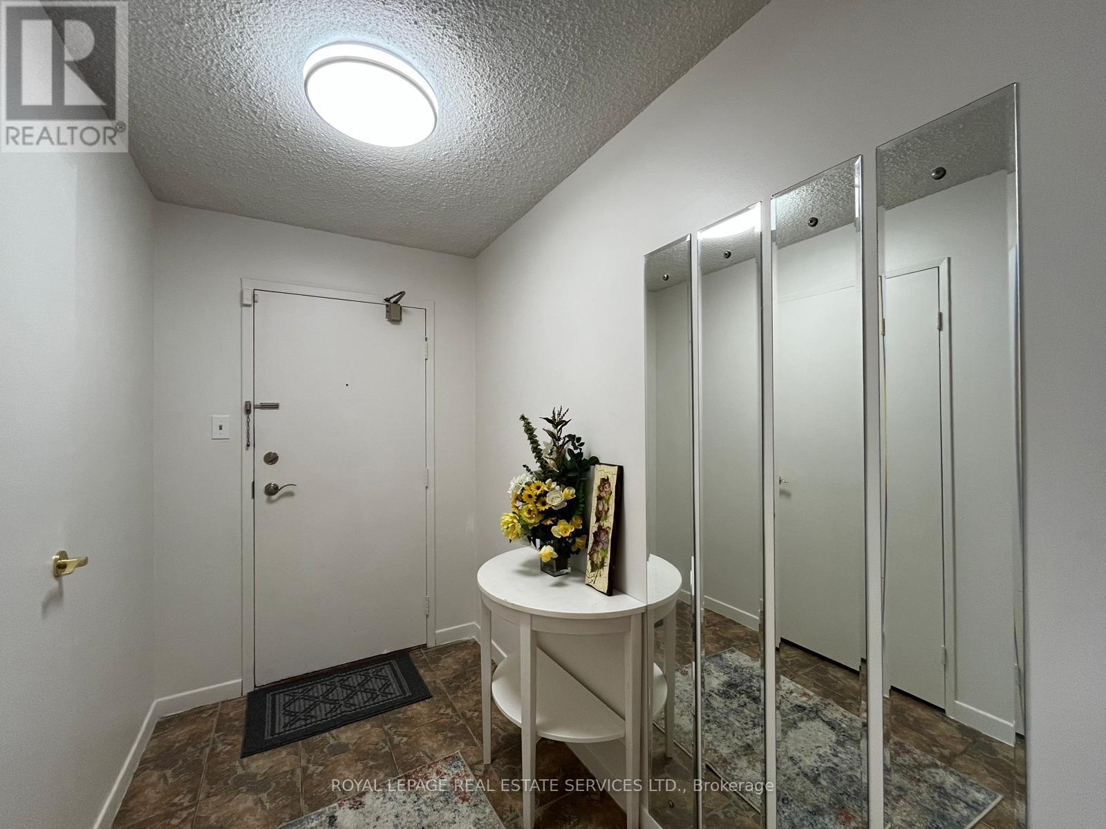 902 - 1300 Mississauga Valley Boulevard Property Photo 17