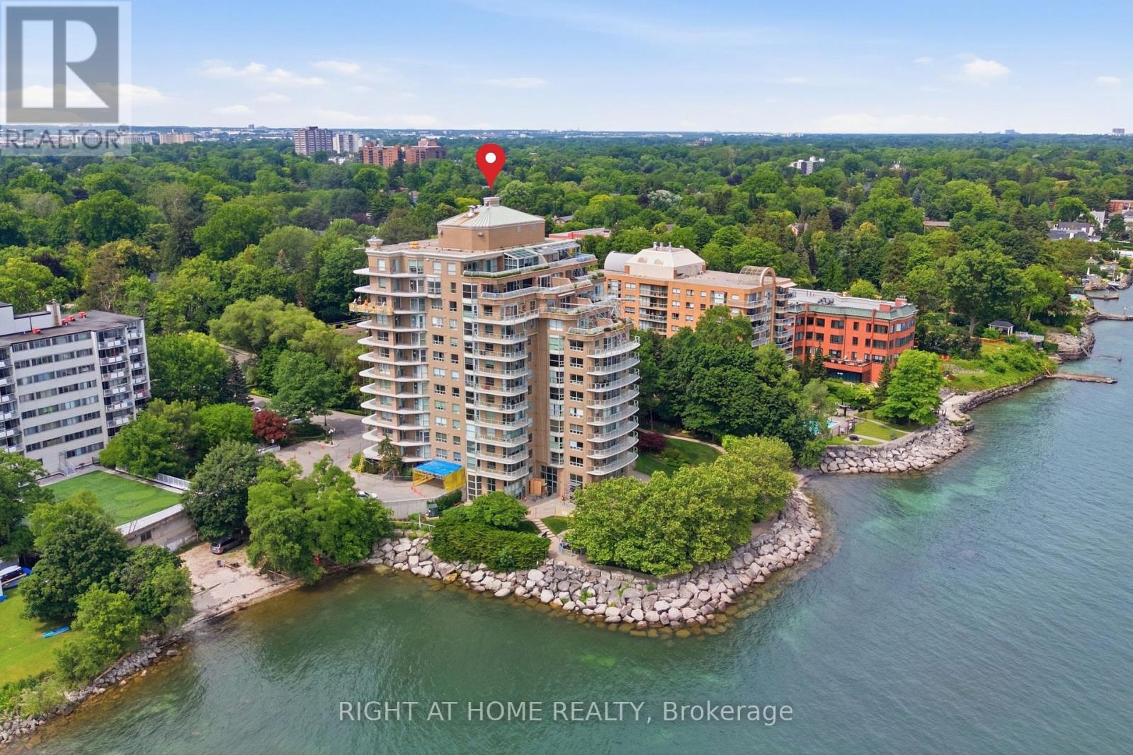 802 - 2190 LAKESHORE ROAD