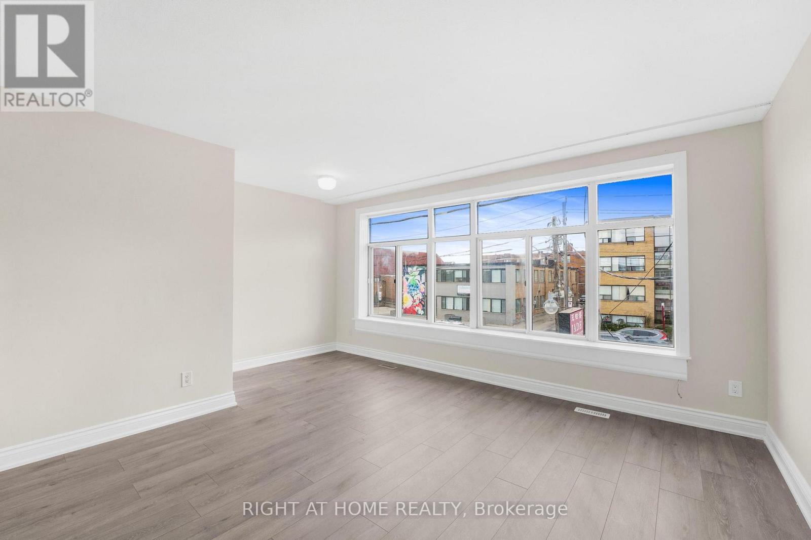 1698a Eglinton Avenue W Property Photo 3