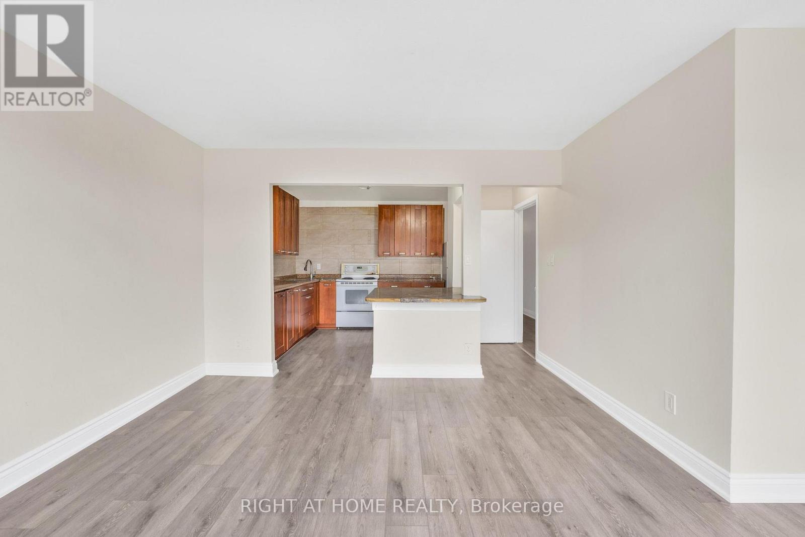 1698a Eglinton Avenue W Property Photo 5
