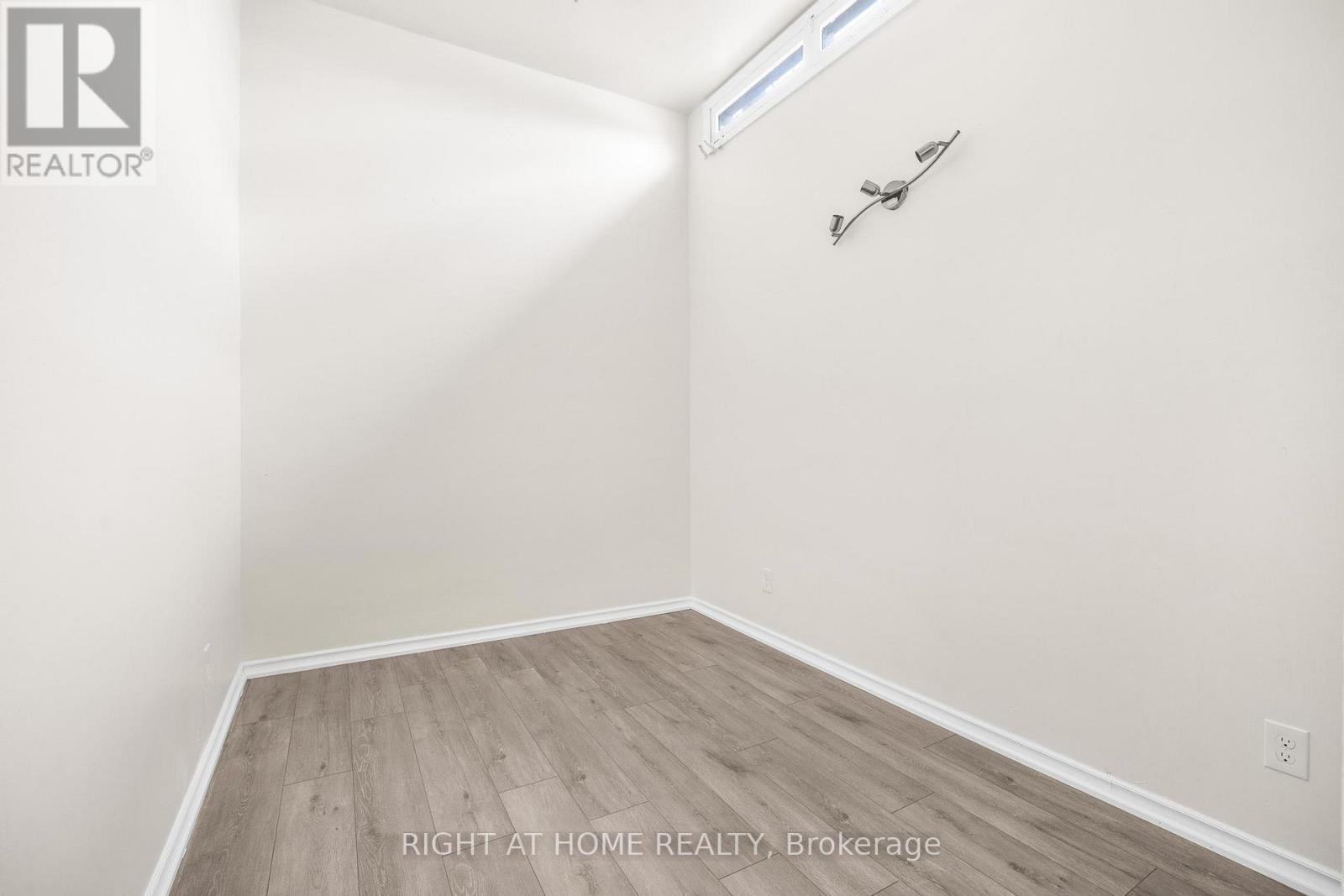 1698a Eglinton Avenue W Property Photo 14