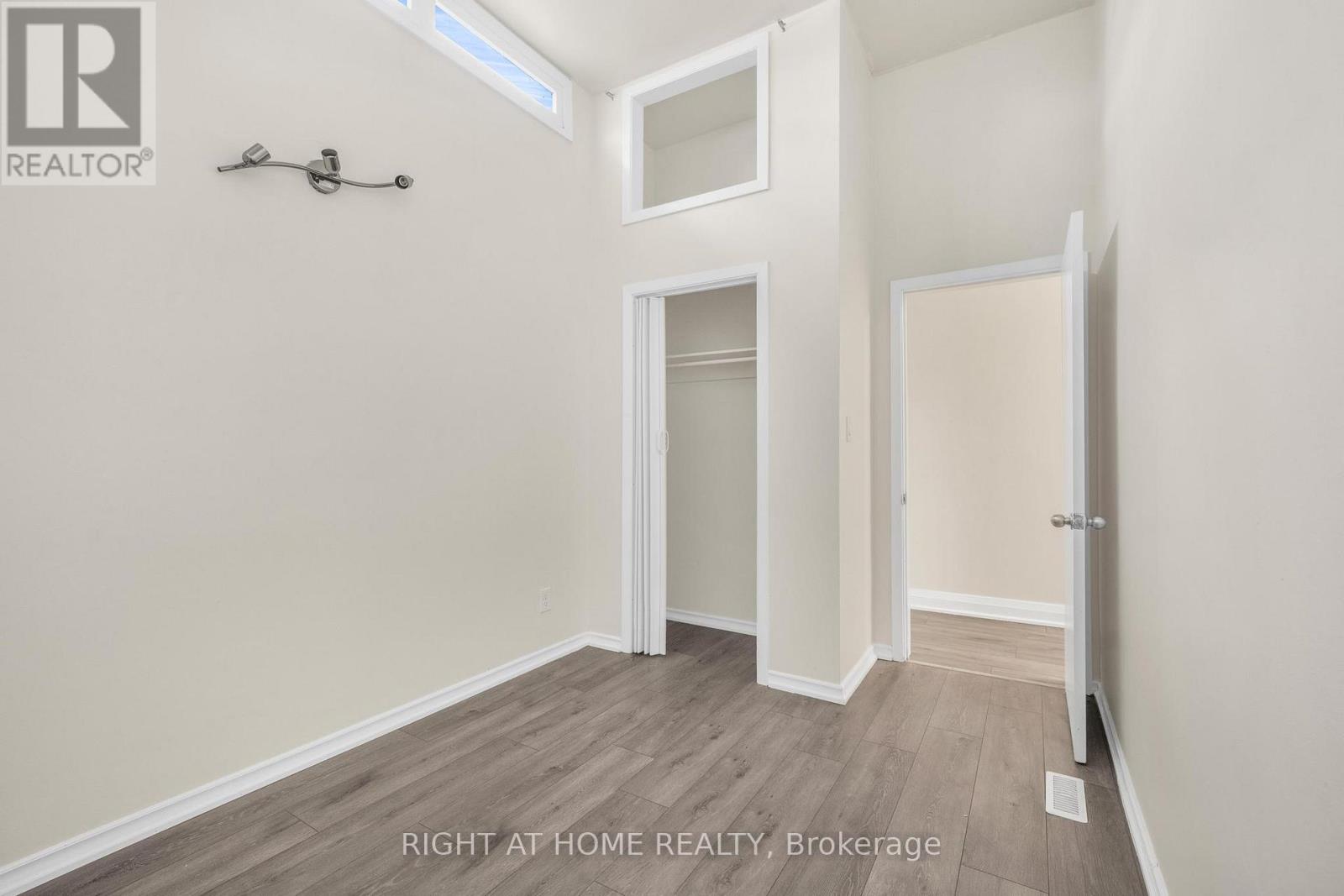 1698a Eglinton Avenue W Property Photo 15