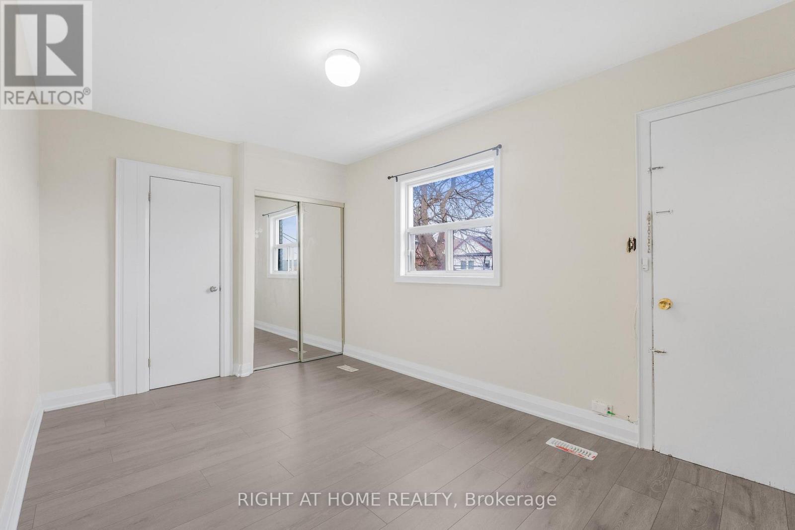 1698a Eglinton Avenue W Property Photo 16