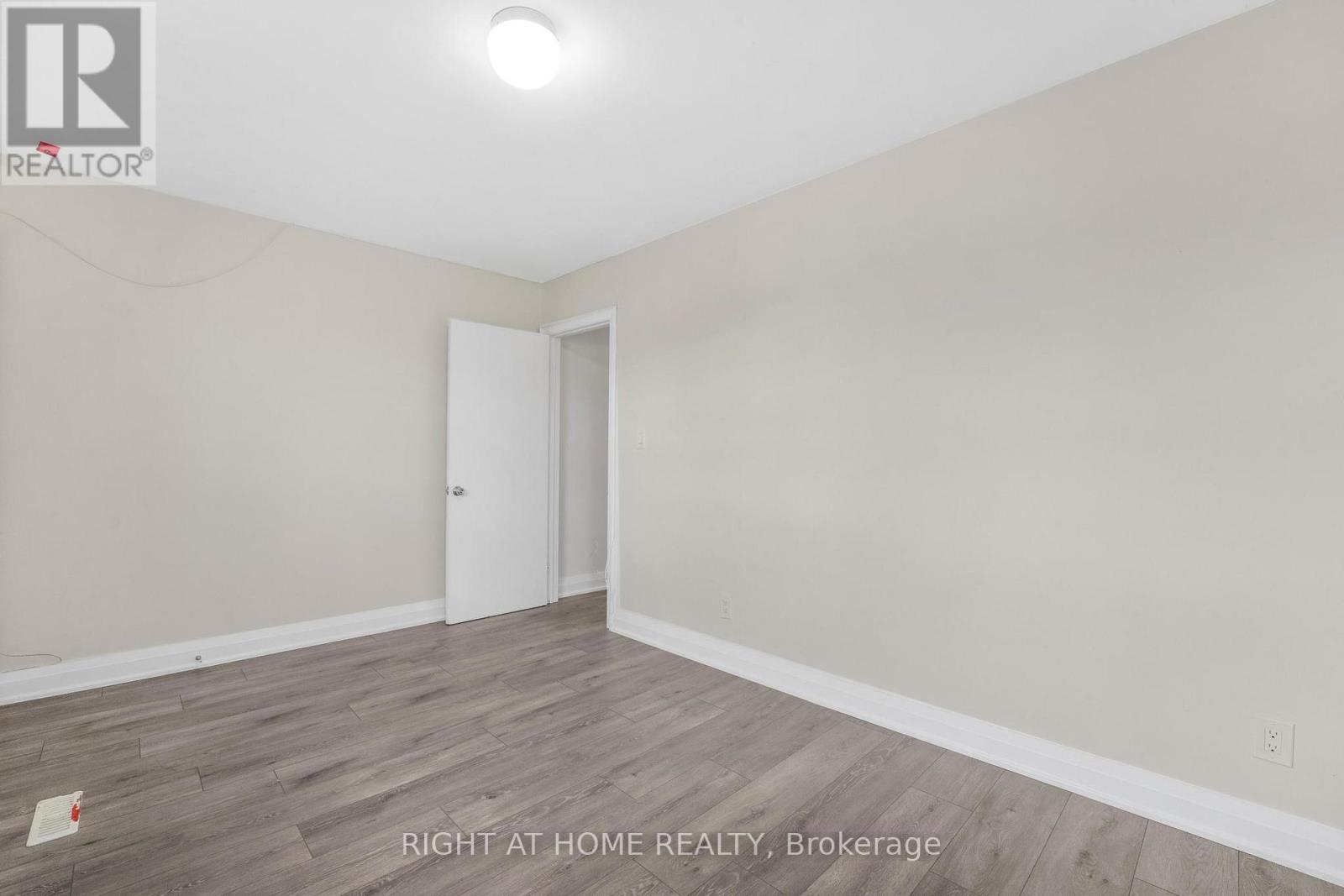 1698a Eglinton Avenue W Property Photo 17