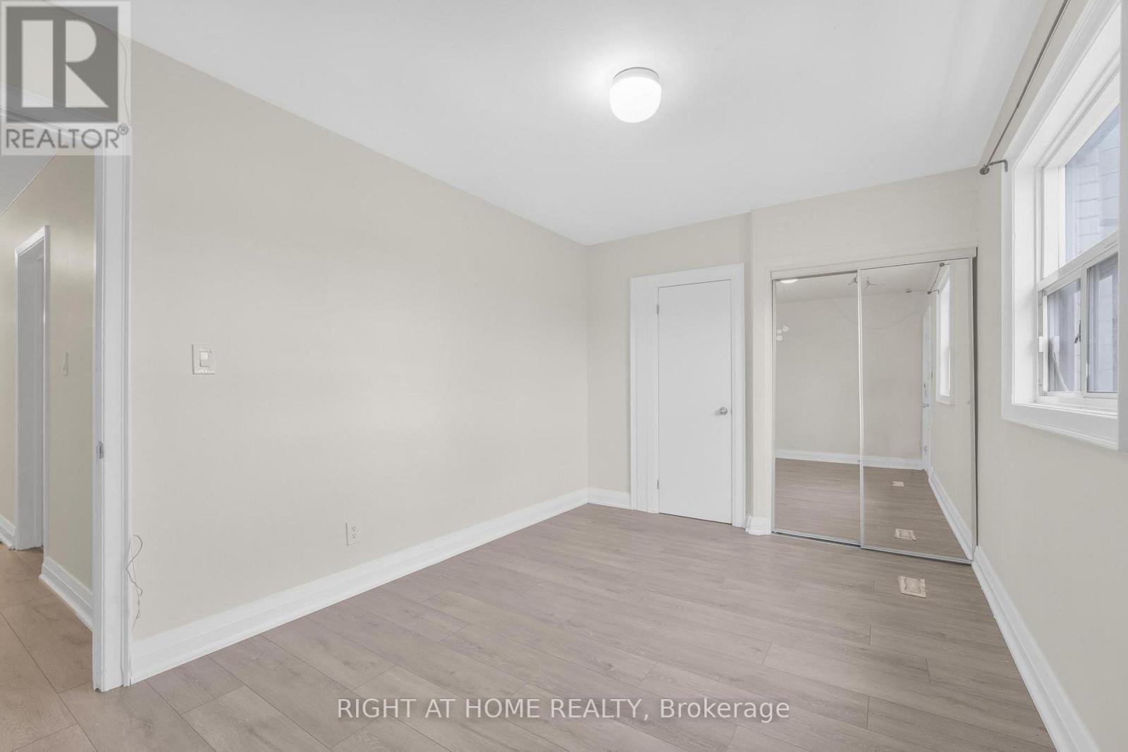 1698a Eglinton Avenue W Property Photo 18