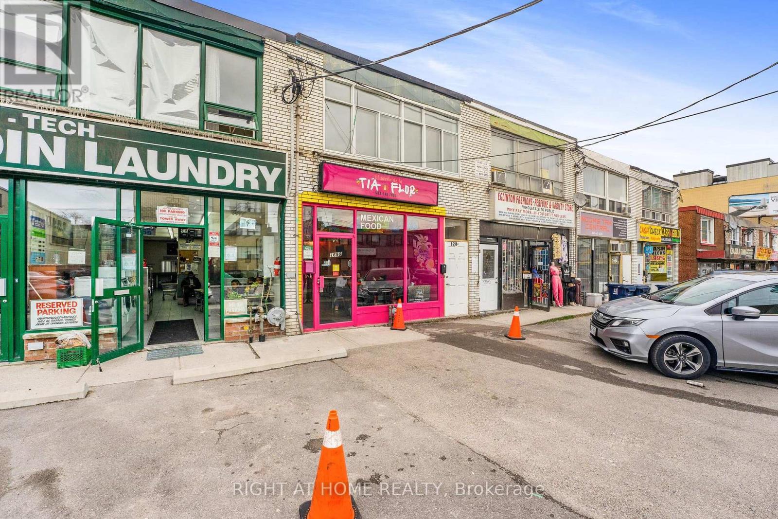 1698a Eglinton Avenue W Property Photo 22