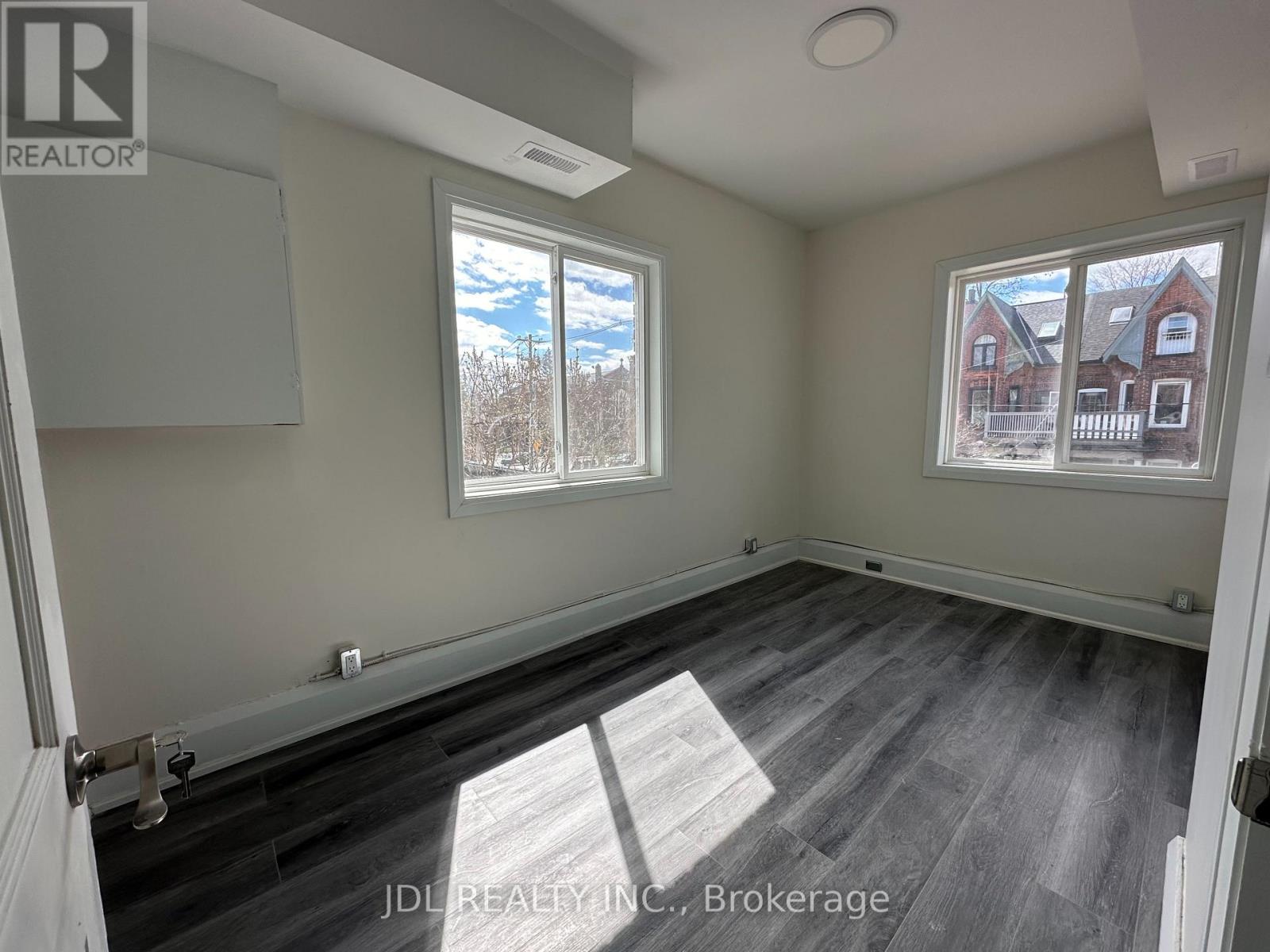 5 - 5 Sorauren Avenue Property Photo 1