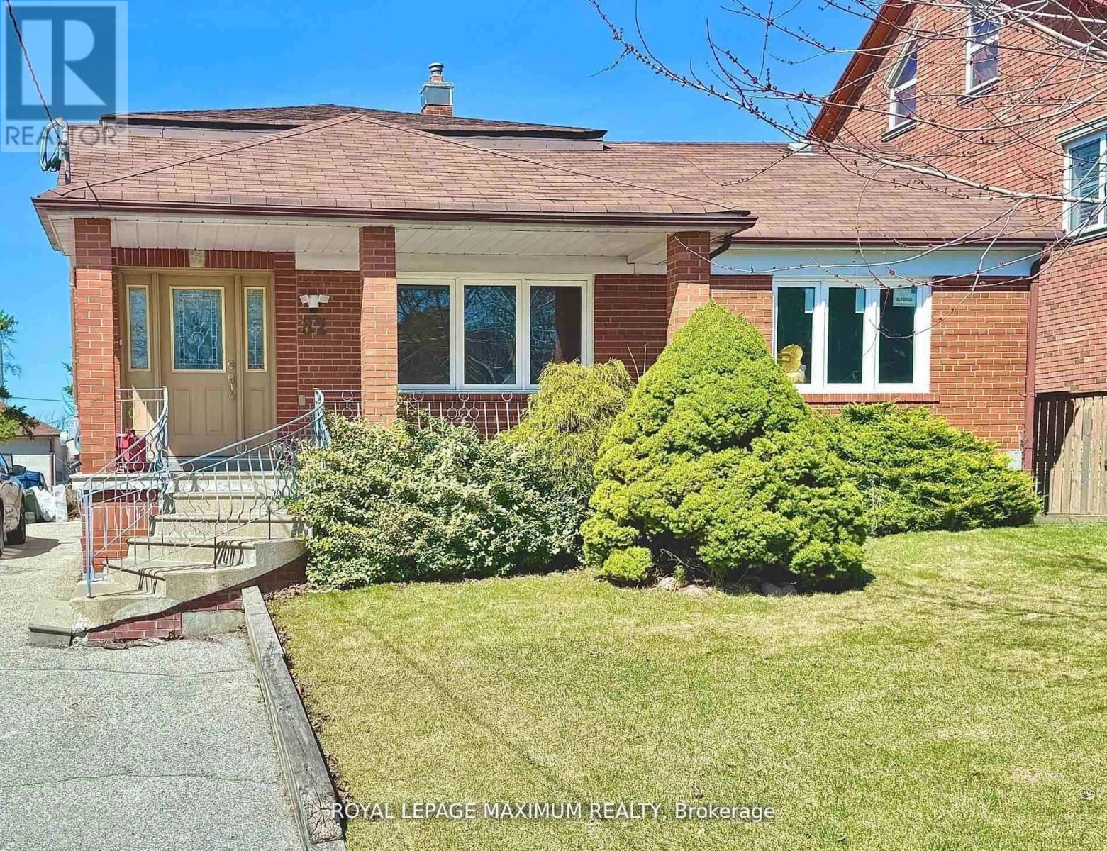 (B) LOWER - 82 CALVINGTON DRIVE