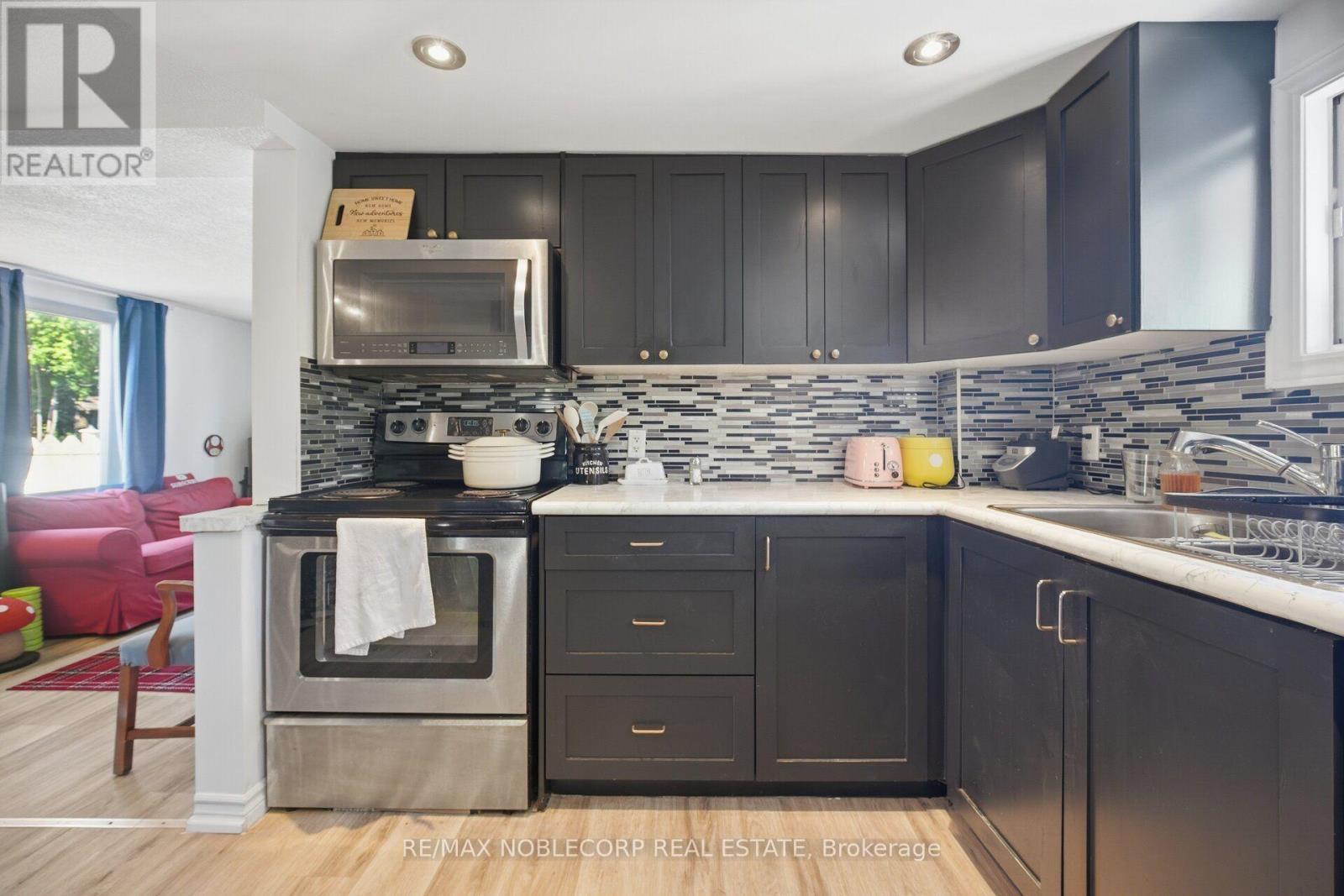 262 Pine Street Property Photo 16