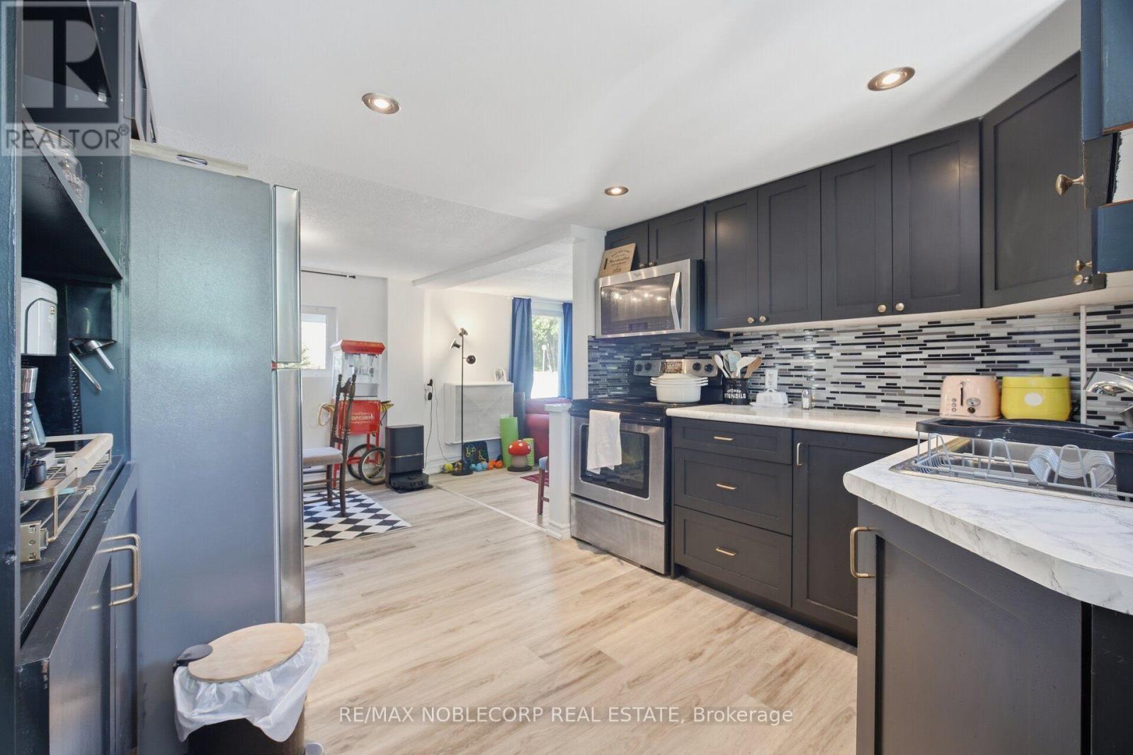 262 Pine Street Property Photo 17