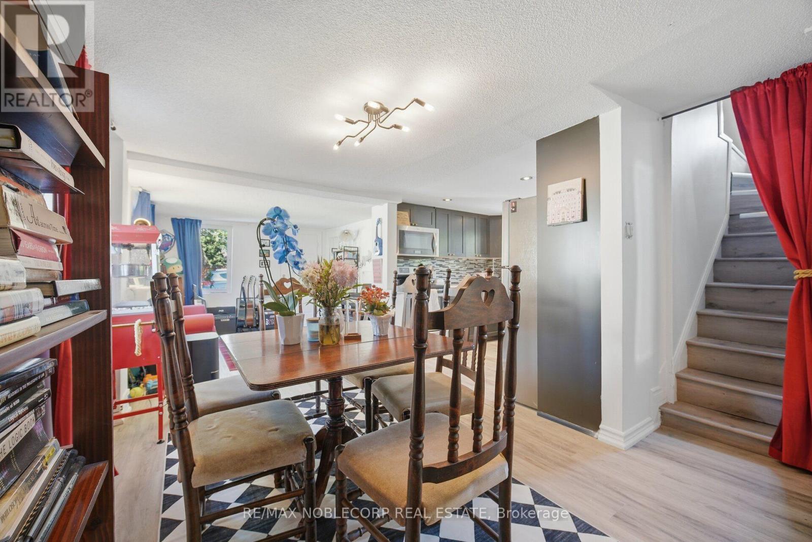 262 Pine Street Property Photo 18