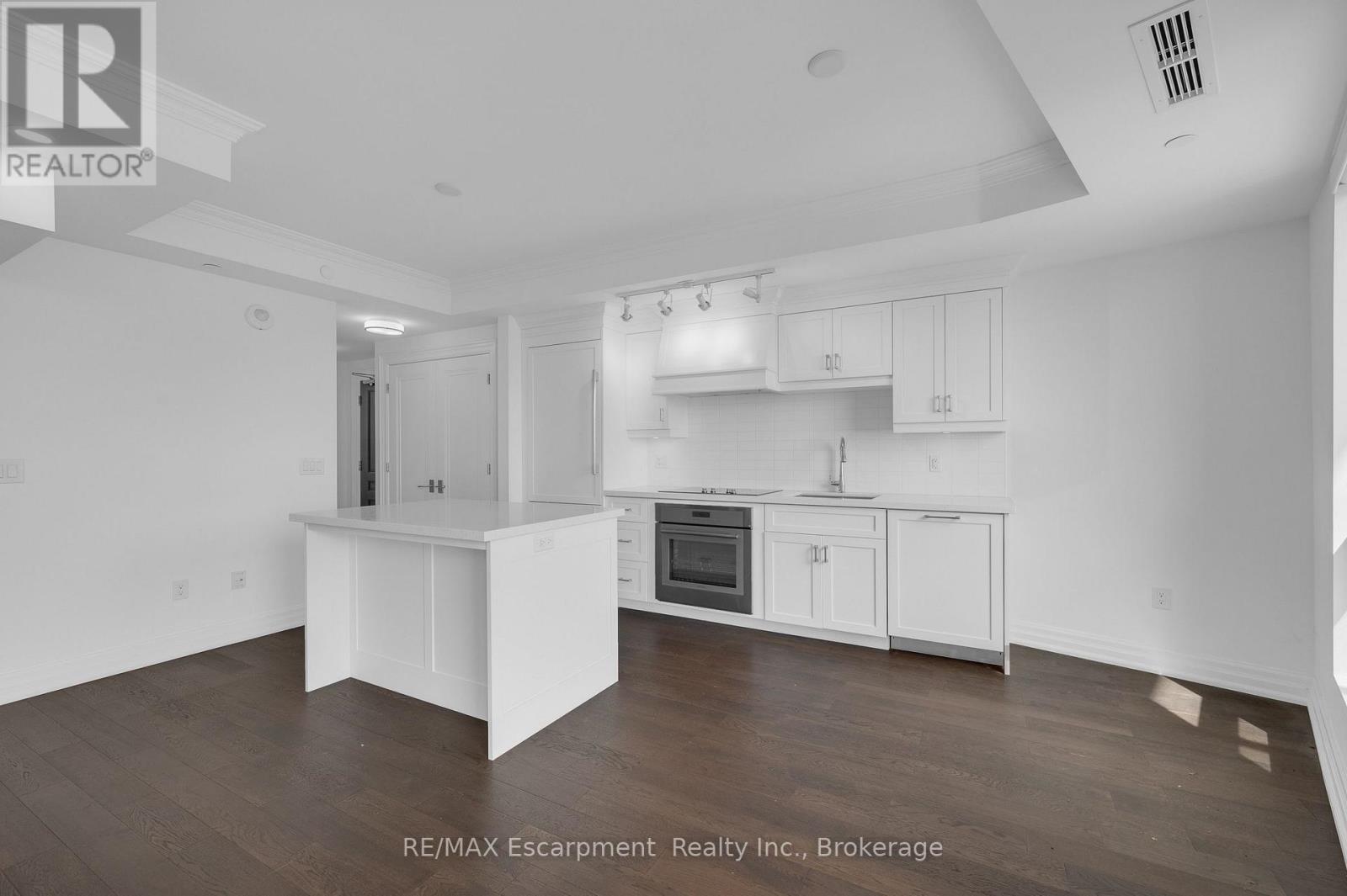 605 - 2060 Lakeshore Road Property Photo 7