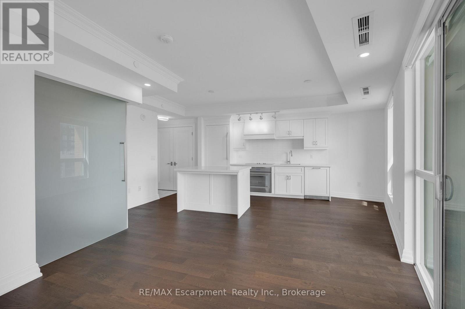 605 - 2060 Lakeshore Road Property Photo 13