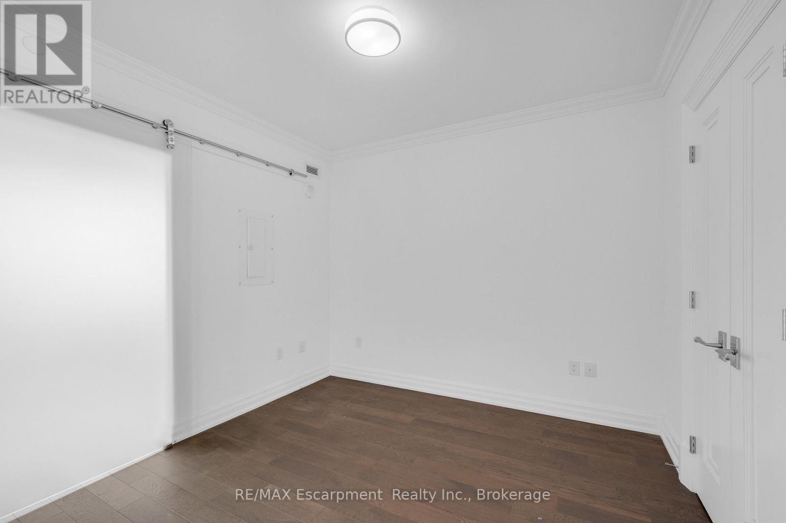605 - 2060 Lakeshore Road Property Photo 17