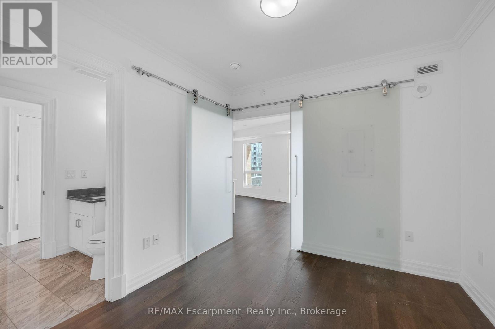 605 - 2060 Lakeshore Road Property Photo 18