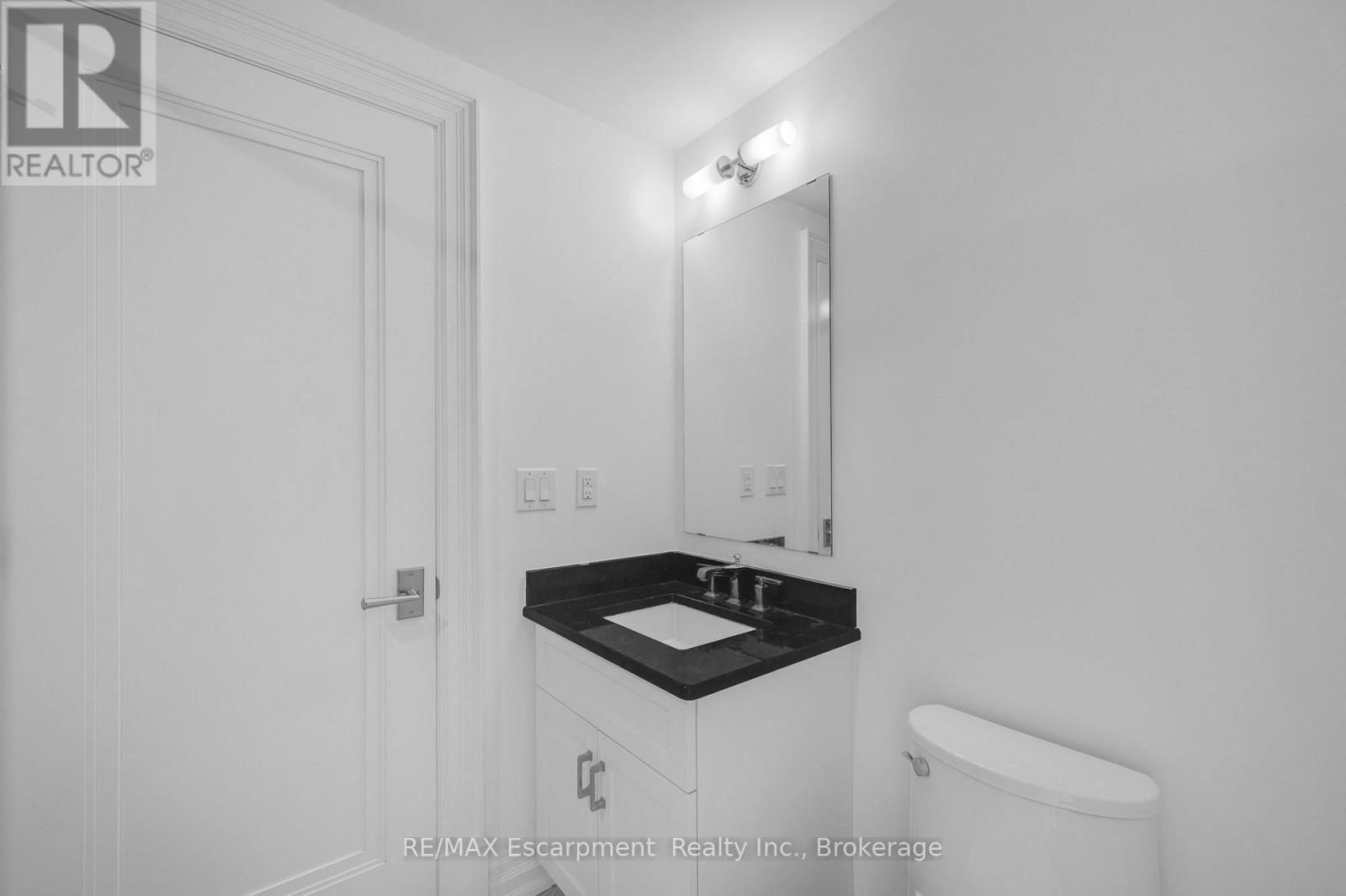 605 - 2060 Lakeshore Road Property Photo 20