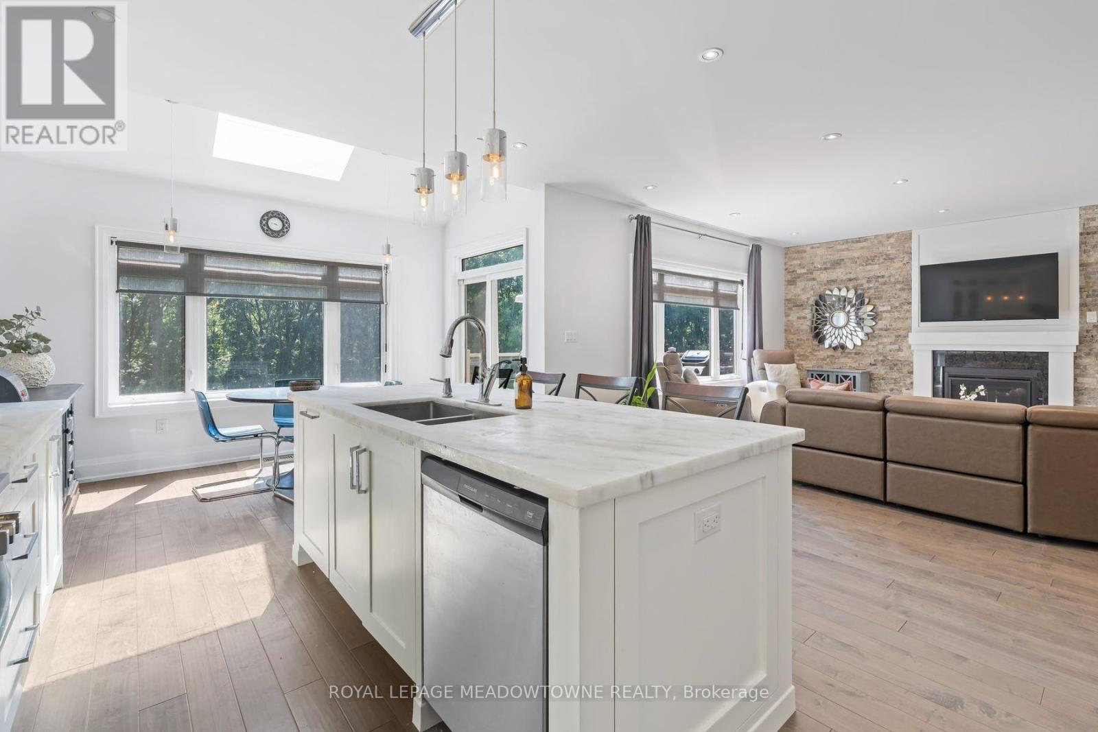 17 Ontario Street Property Photo 15
