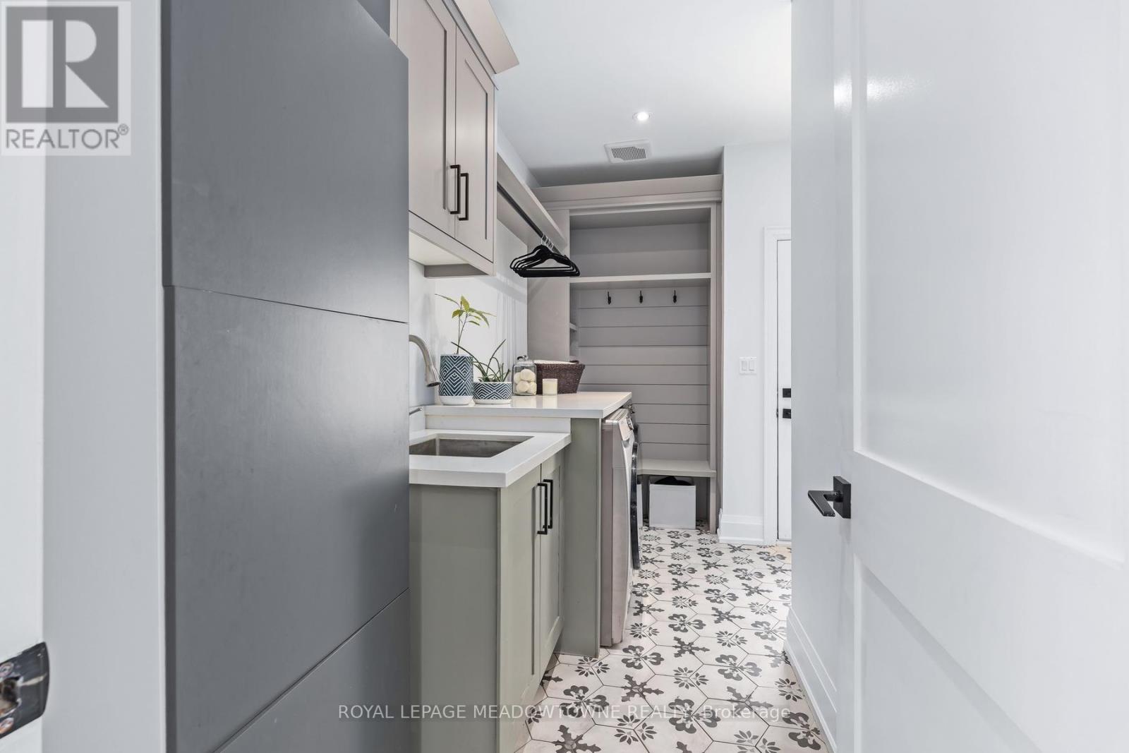 17 Ontario Street Property Photo 21