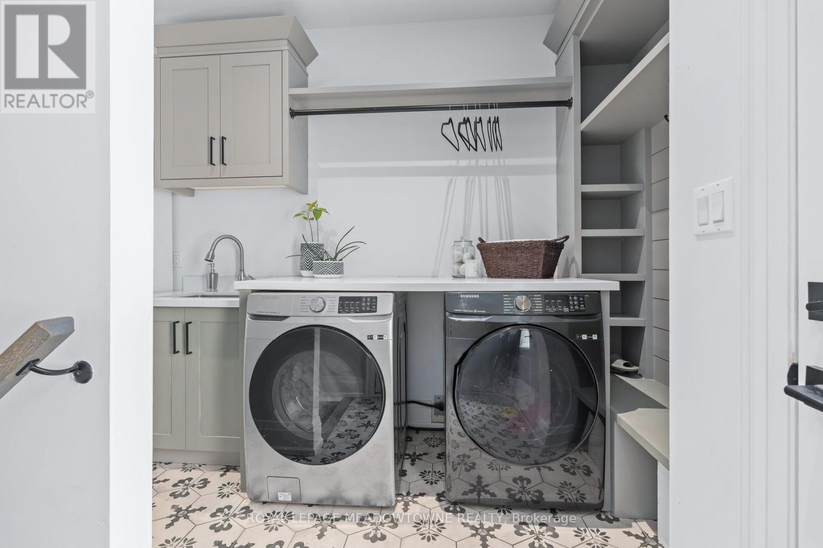 17 Ontario Street Property Photo 22