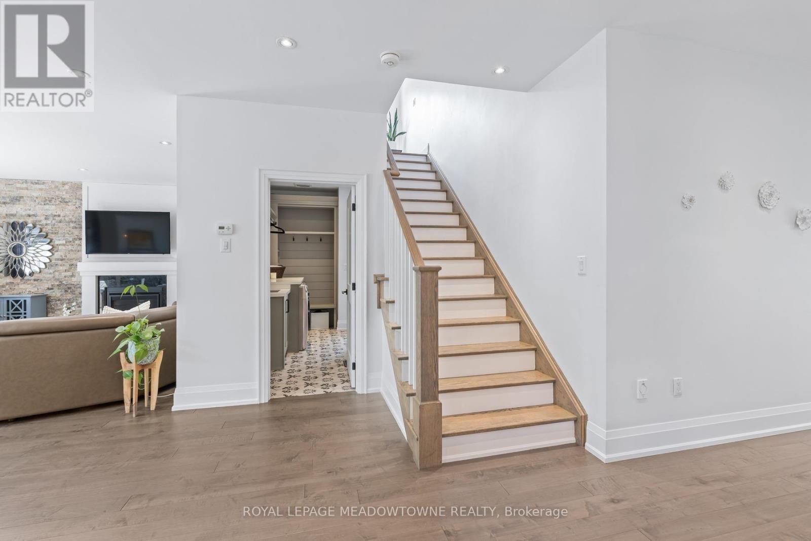 17 Ontario Street Property Photo 24