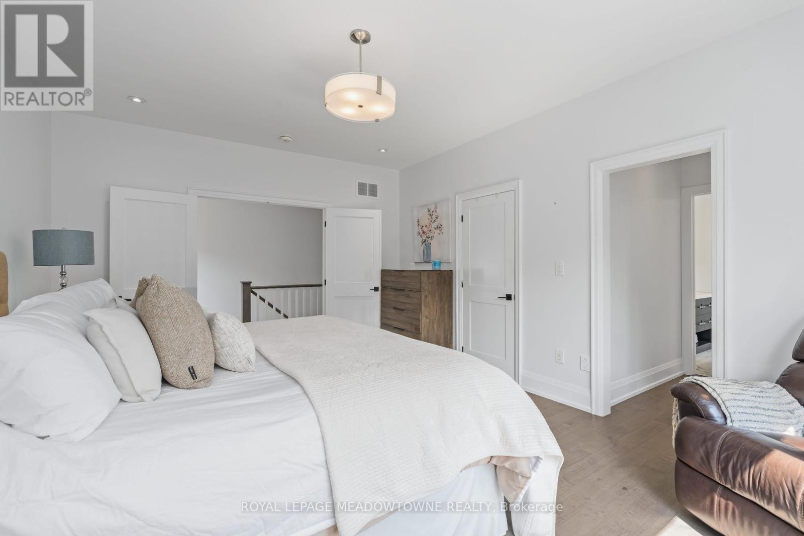17 Ontario Street Property Photo 27