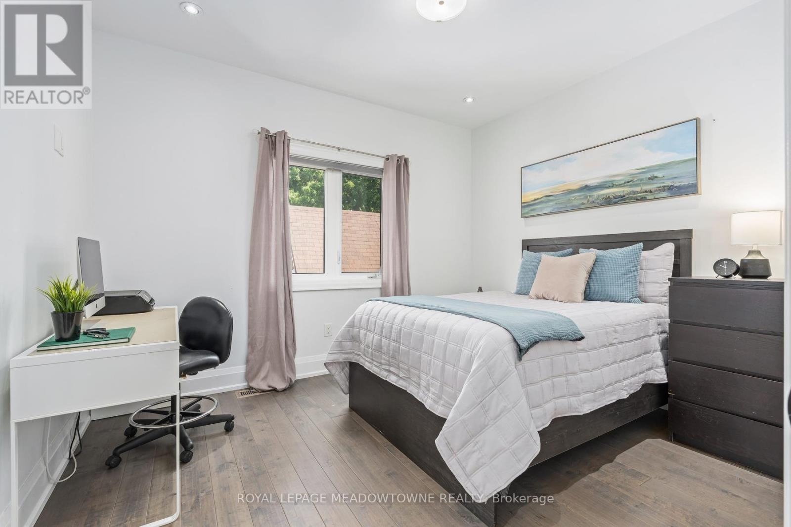17 Ontario Street Property Photo 32