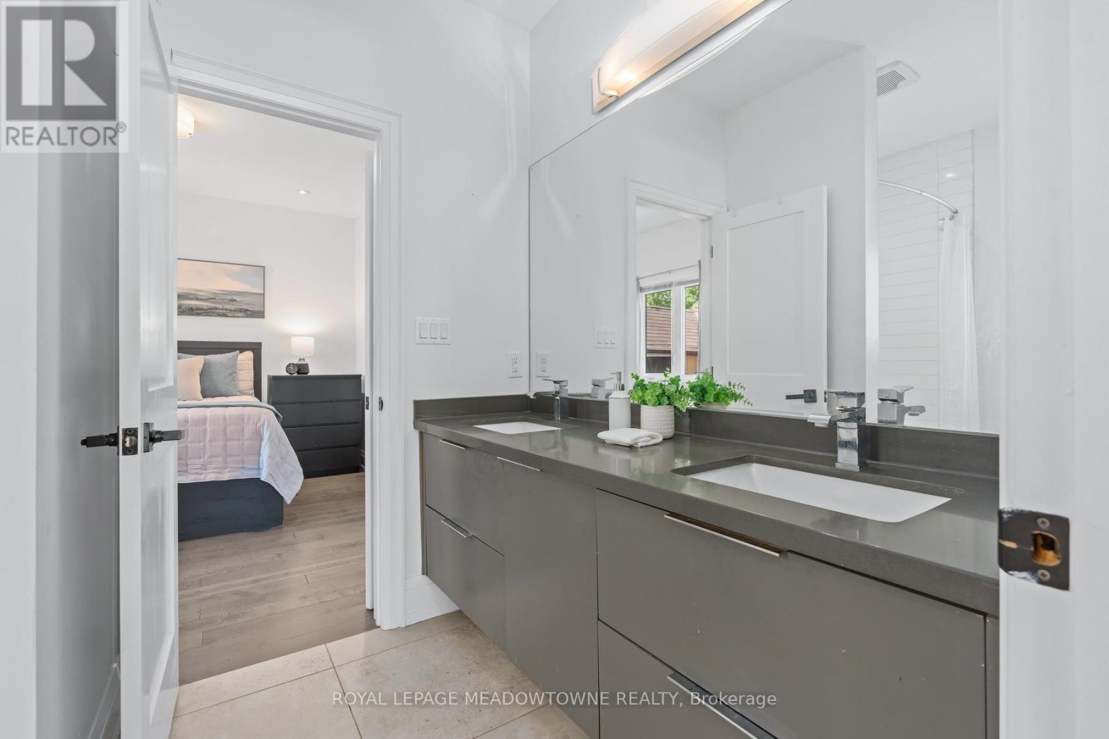 17 Ontario Street Property Photo 34