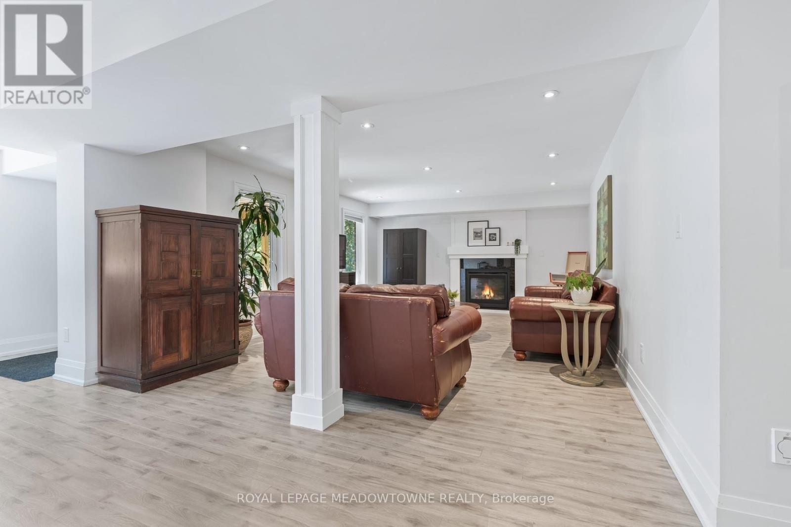 17 Ontario Street Property Photo 41