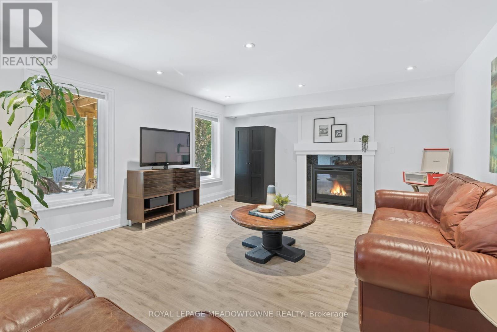 17 Ontario Street Property Photo 42