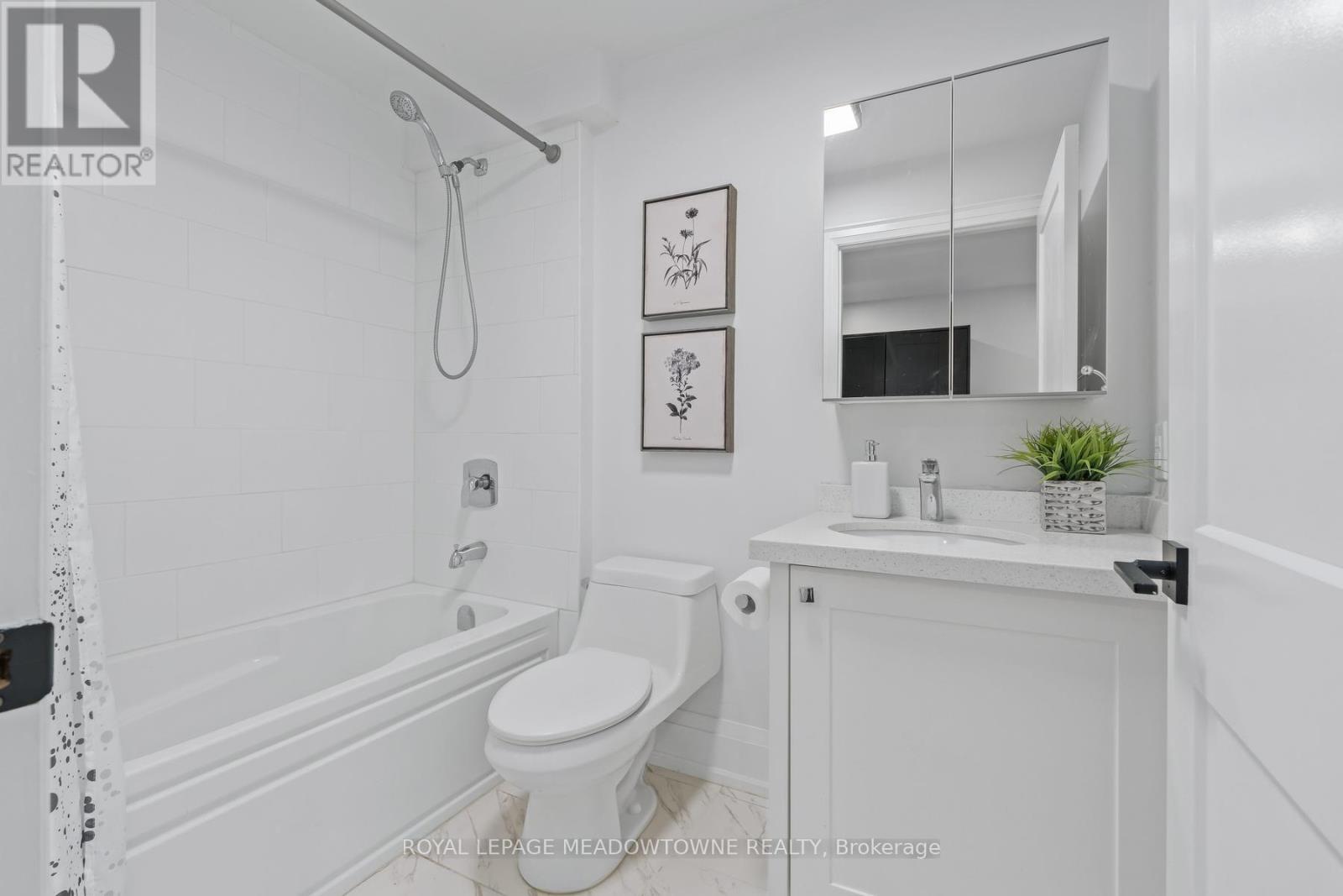 17 Ontario Street Property Photo 44