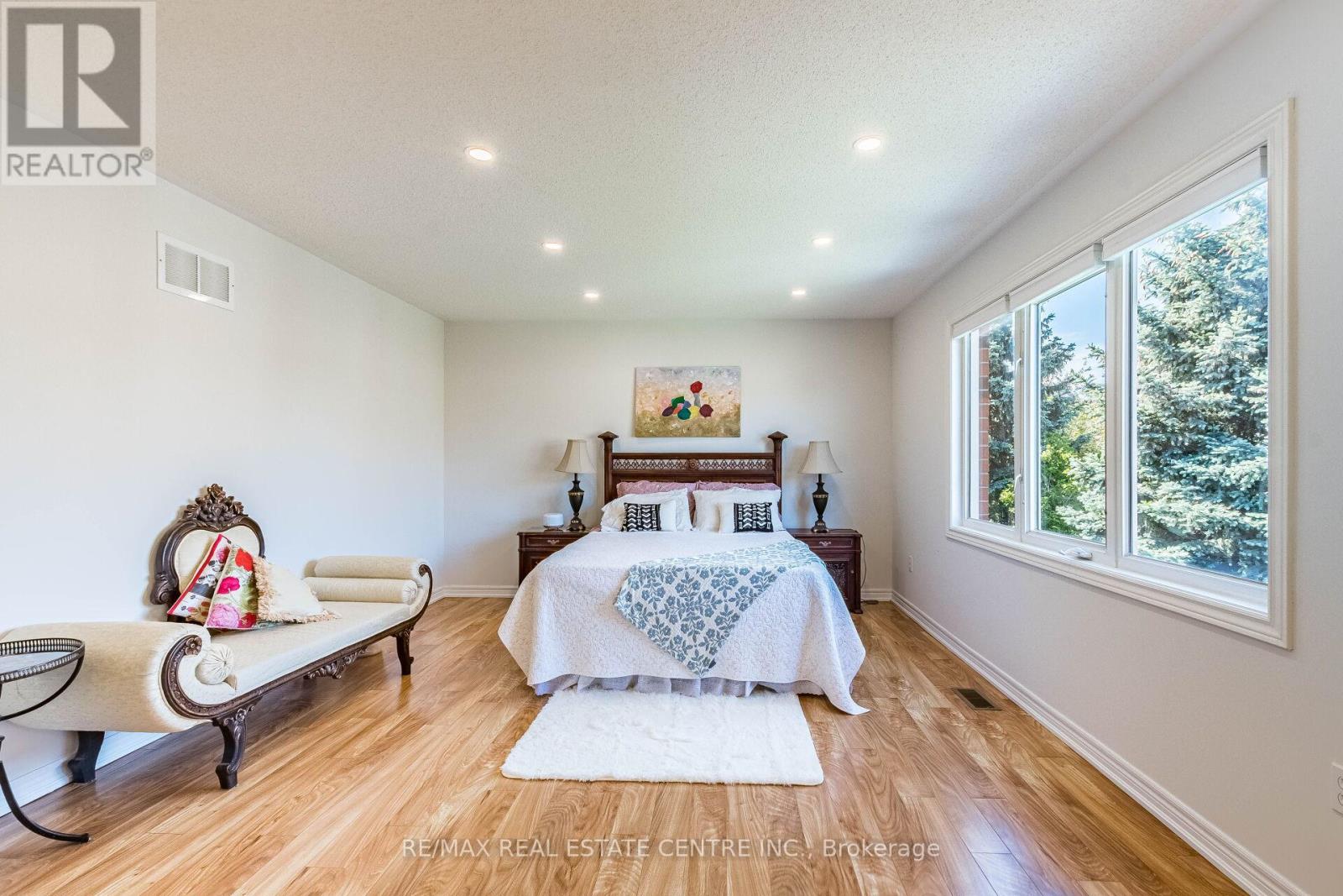 5343 Russell View Road Property Photo 16