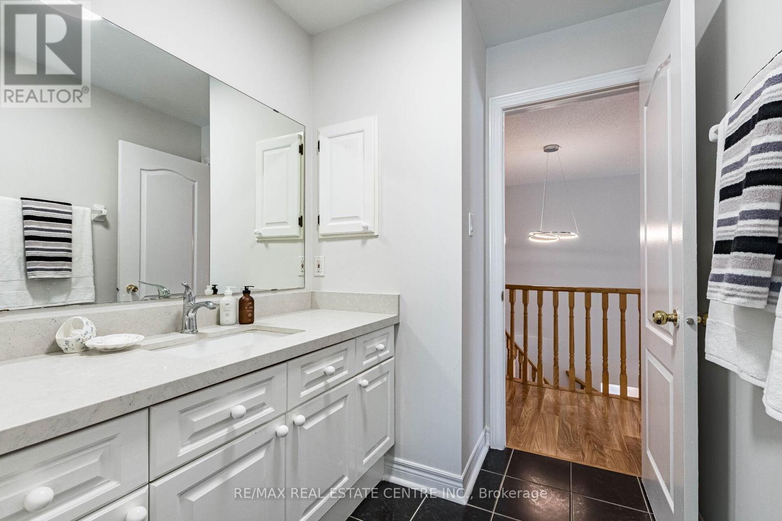 5343 Russell View Road Property Photo 25