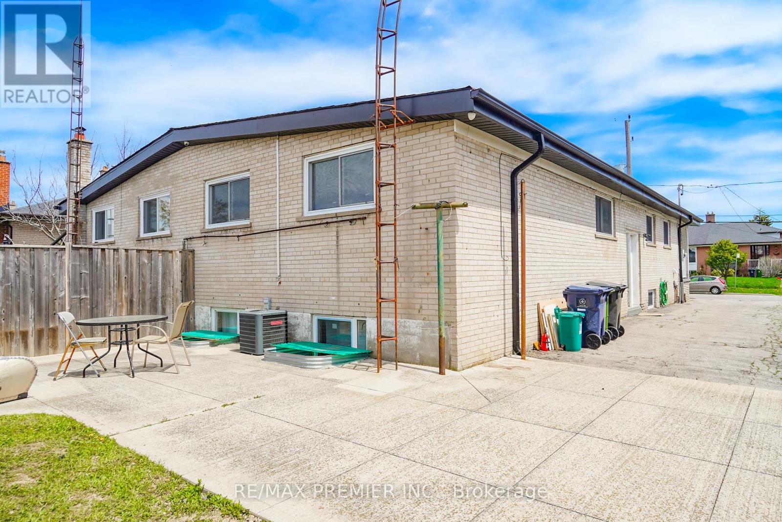 14 Yatescastle Drive Property Photo 39