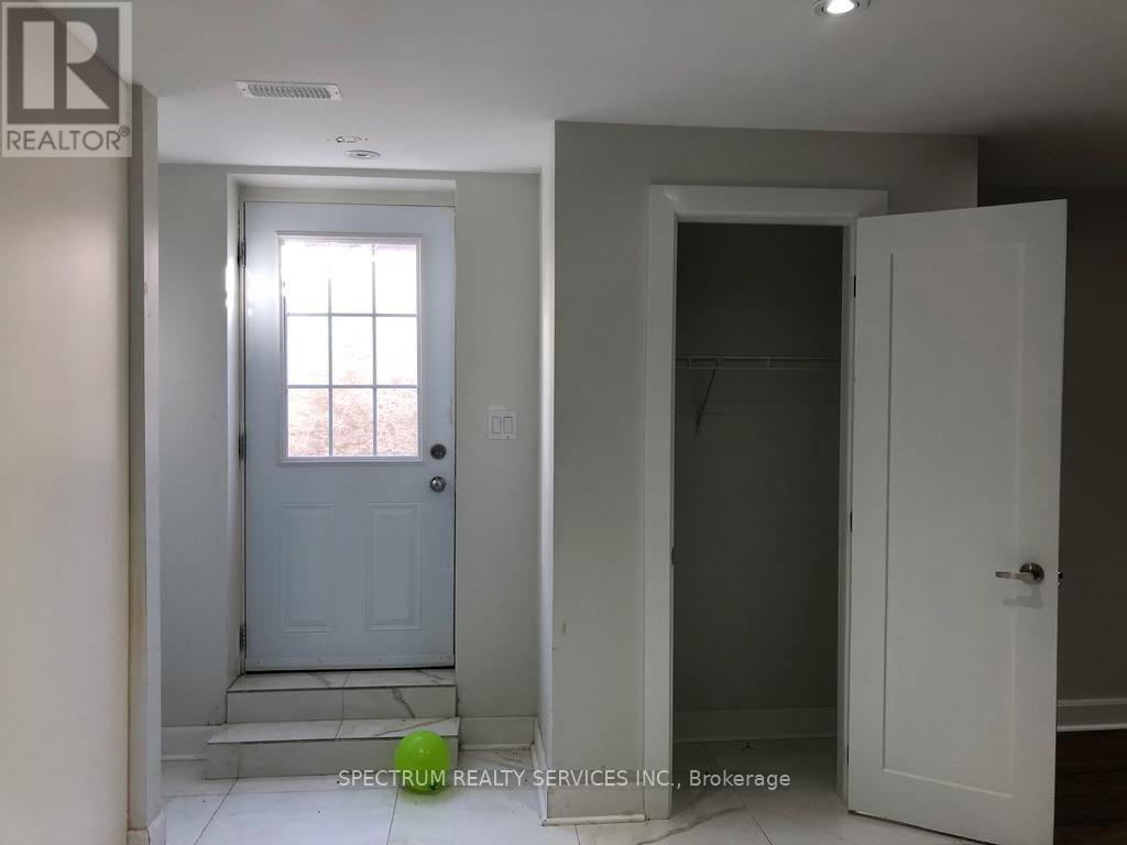 498 Wettlaufer Terrace Property Photo 2