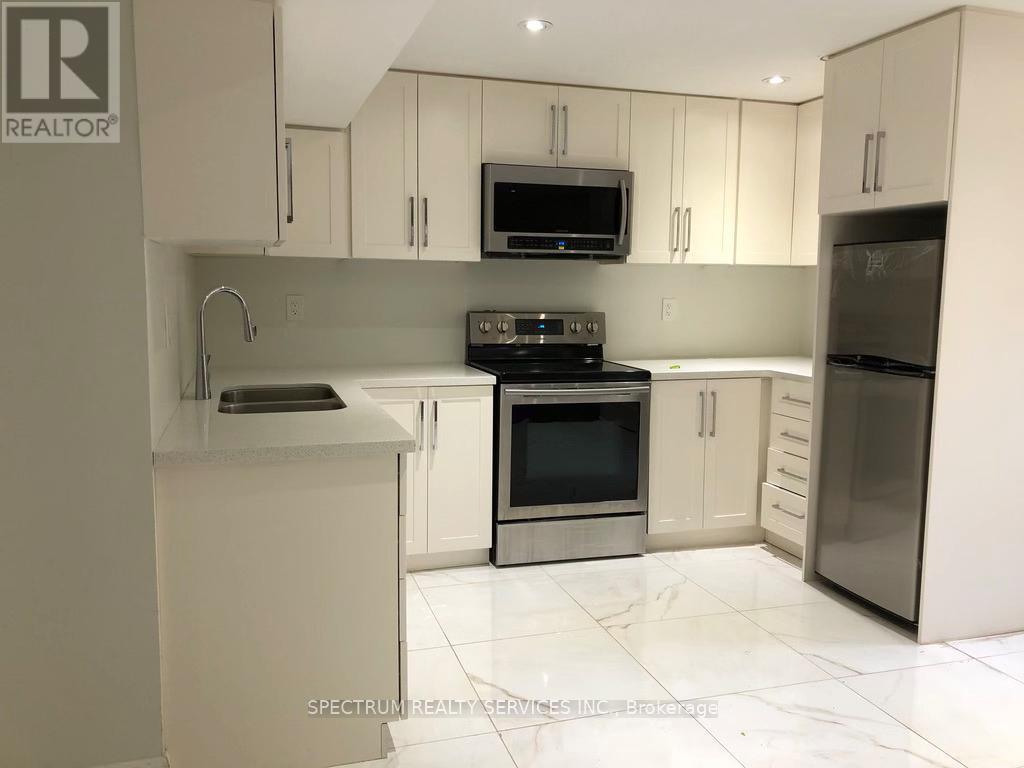 498 Wettlaufer Terrace Property Photo 5